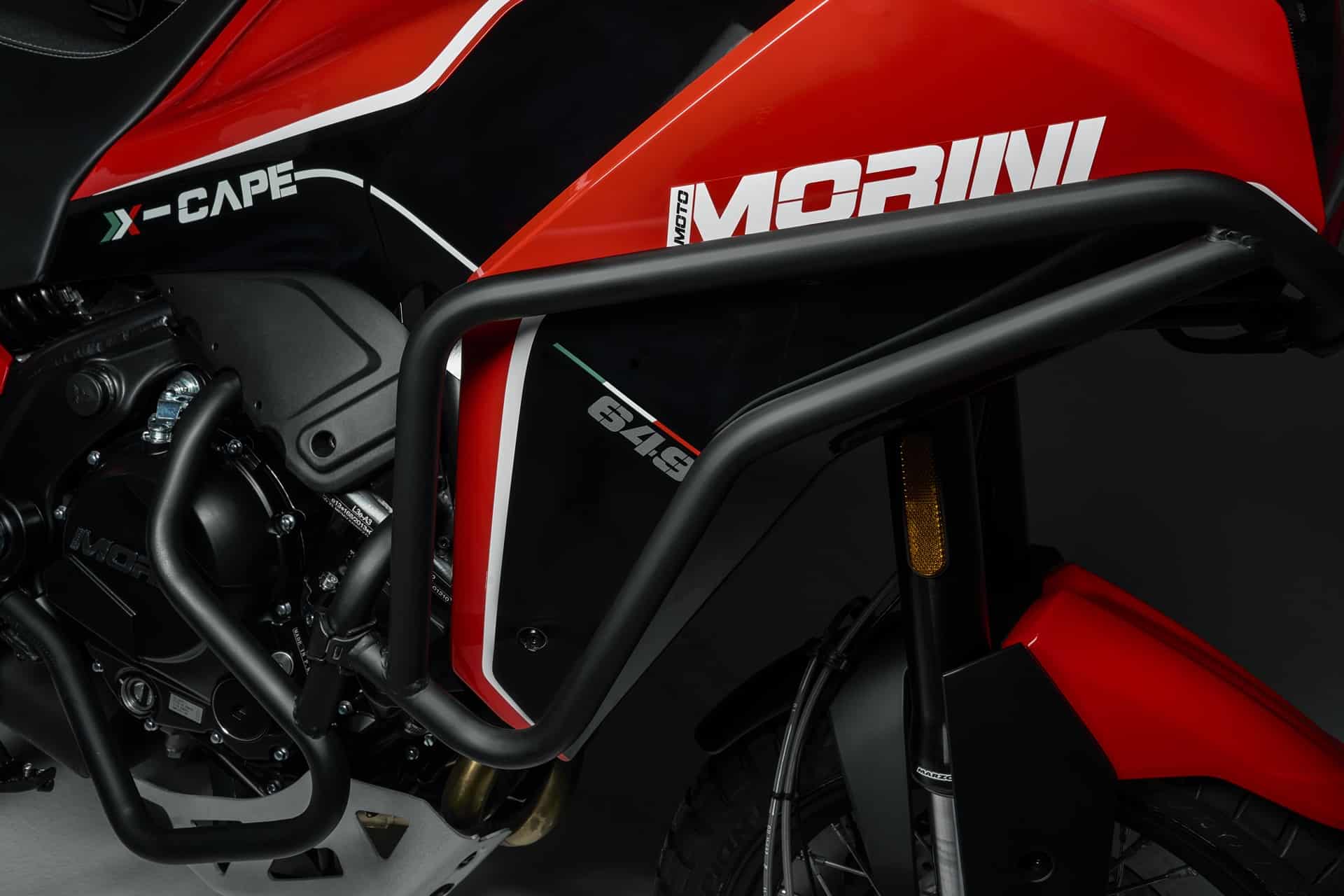 Equipa al máximo tu Moto Morini X-Cape para este verano 2024