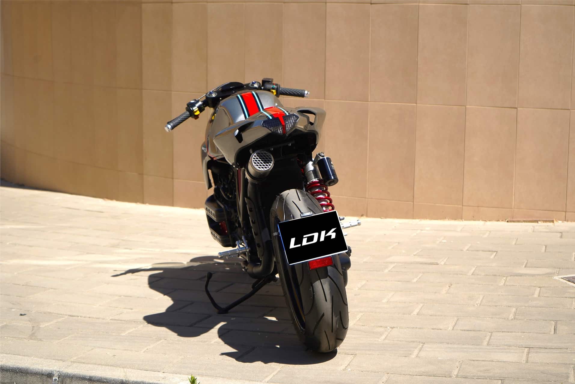 BMW K1 Racer 1.2 Transformación de estilo Neoracer by Lord Drake Kustoms