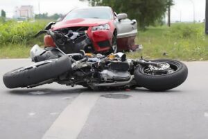 ¿Es buena idea comprar una moto accidentada? ¿Debería también antes comparar seguros para cuando esté lista?