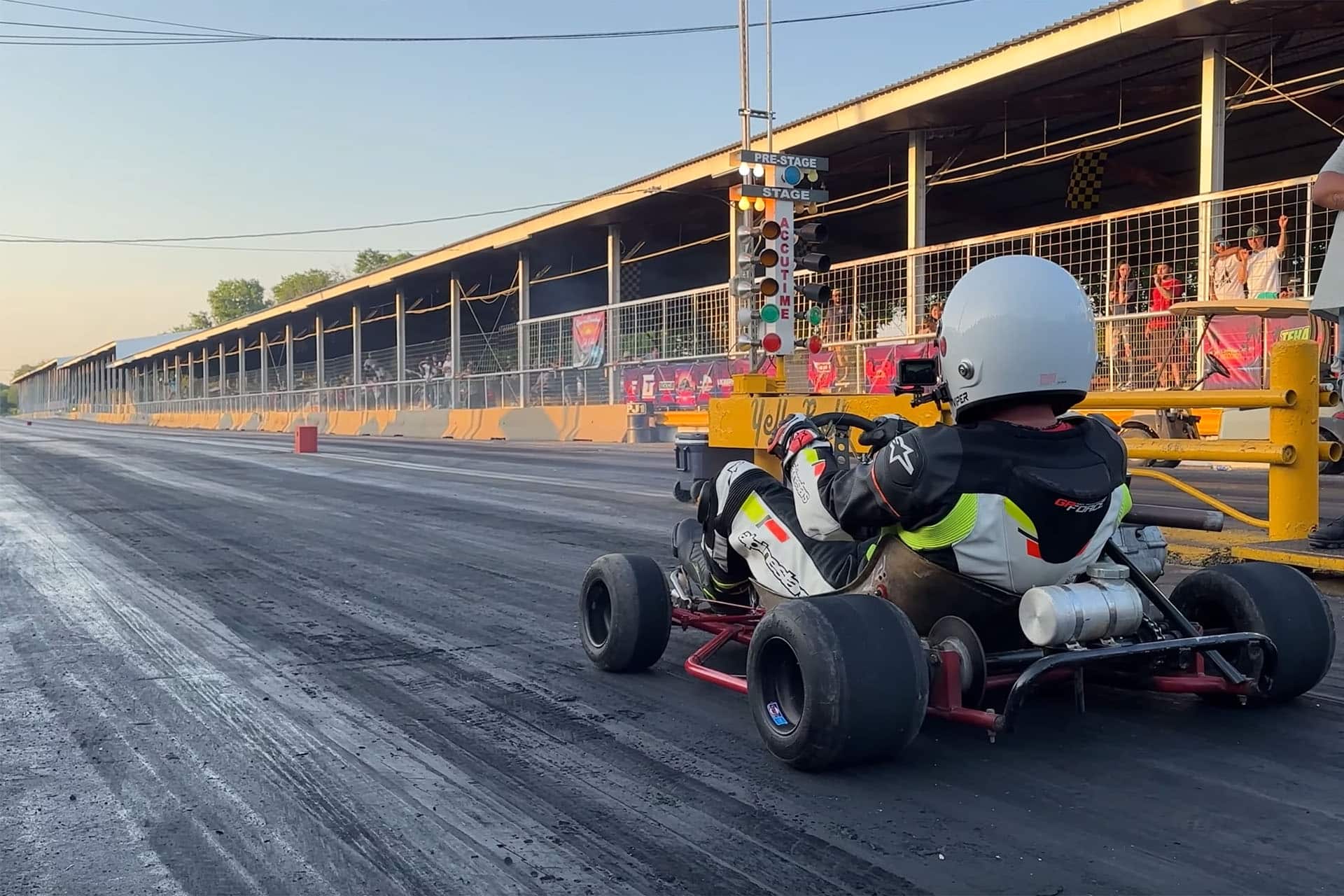 El kart está preparado para carreras de aceleración