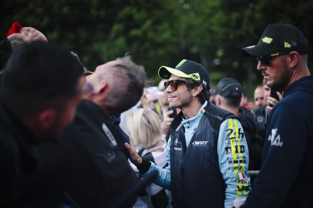 Un accidente priva a Rossi de vencer en Le Mans en su debut