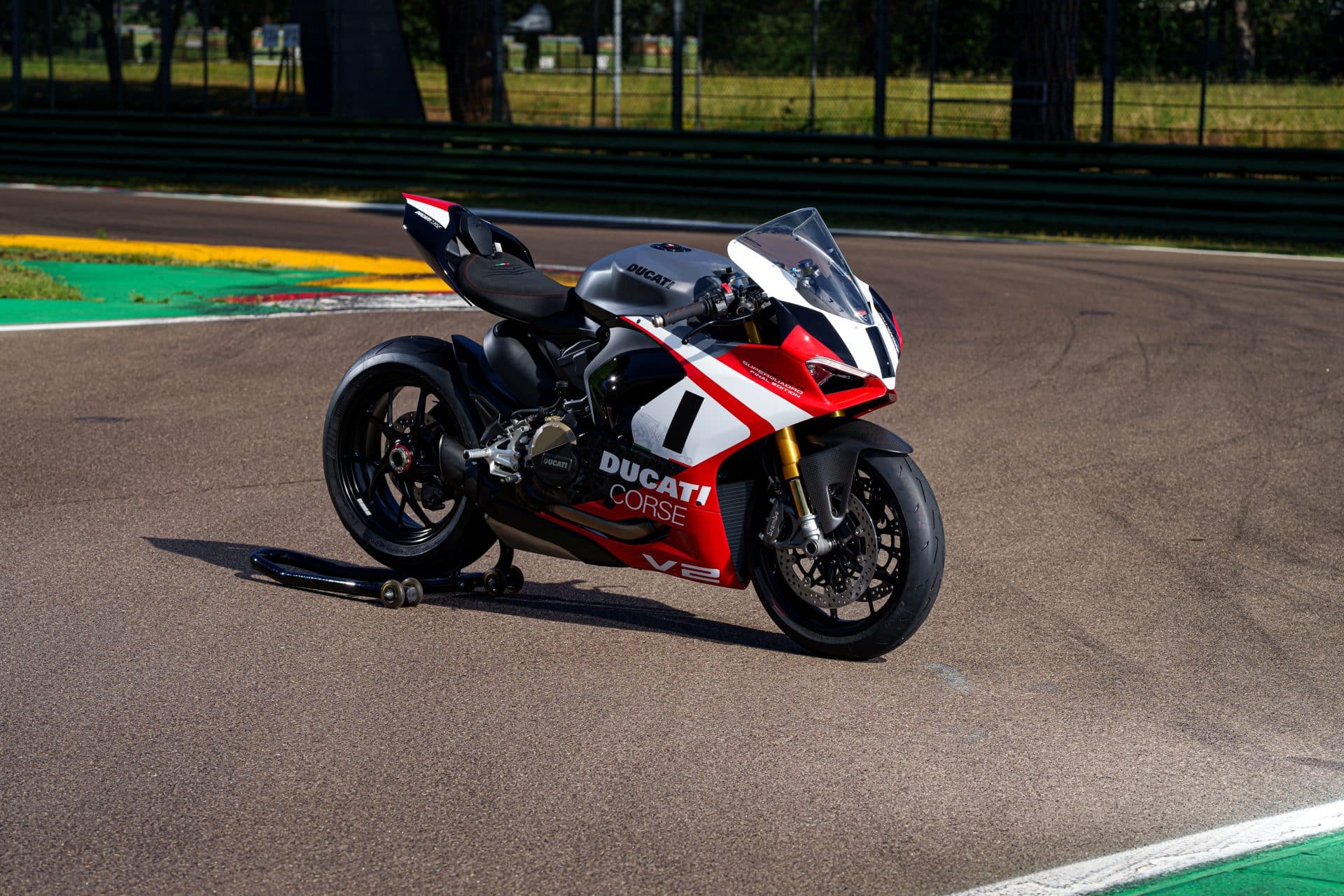 Ducati Panigale V2 Superquadro Final Edition 2024