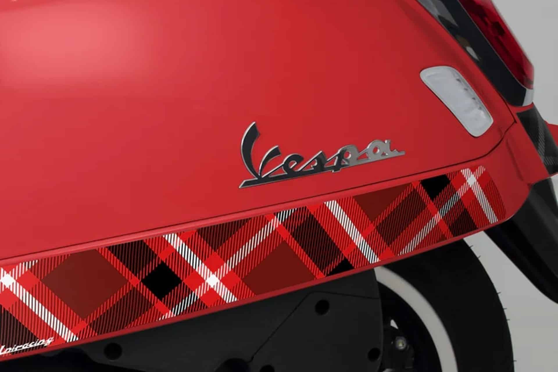 Uniracing viste a la icónica Vespa GTS con su último kit de adhesivos