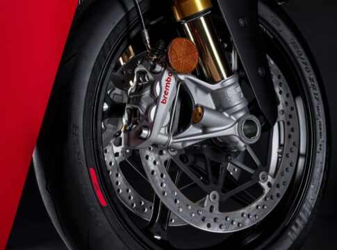 Ducati Panigale V4 2025 eCBS