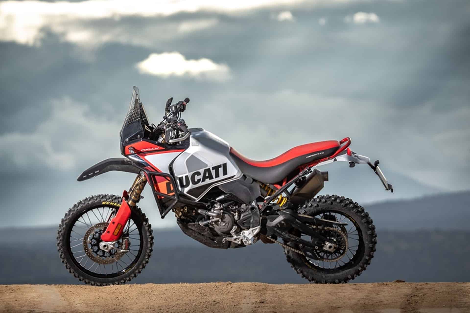 Charly Sinewan refuerza su colaboración con Ducati estrenando una DesertX Rally
