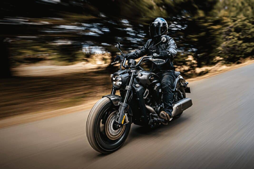 Benda Dark Flag 500: la cruiser V4 que puede revolucionar el mercado