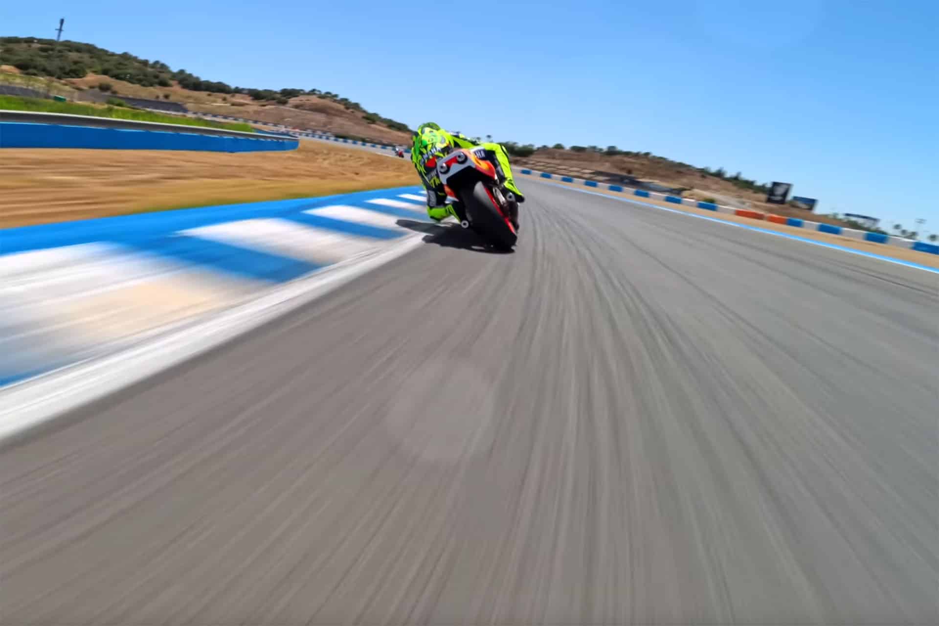 Ver la YZR500 en acción es espectacular