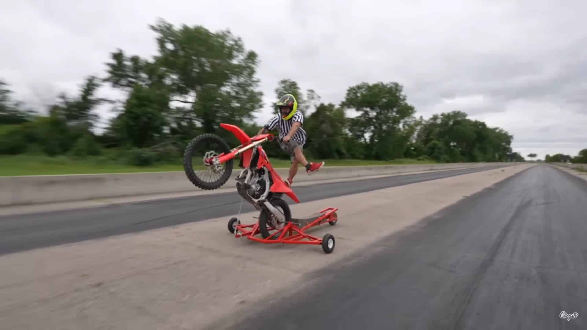 Máquina caballitos Cboys TV