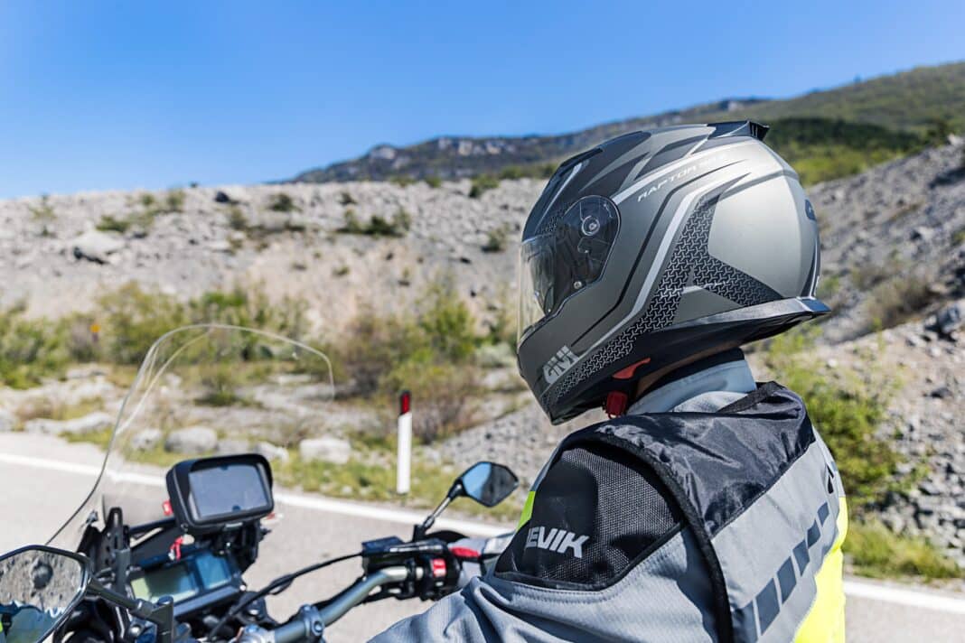 Con el nuevo configurador de GIVI elige tu nuevo soporte para smartphones o GPS