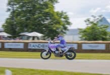Pudimos ver la moto haciendo la subida de la colina