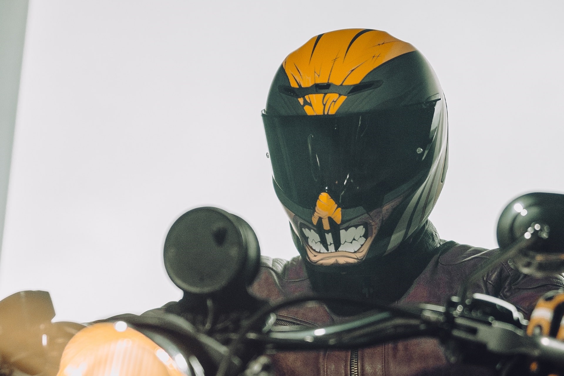 Ruroc presenta su nueva colección de cascos Eox inspirados en el universo Marvel