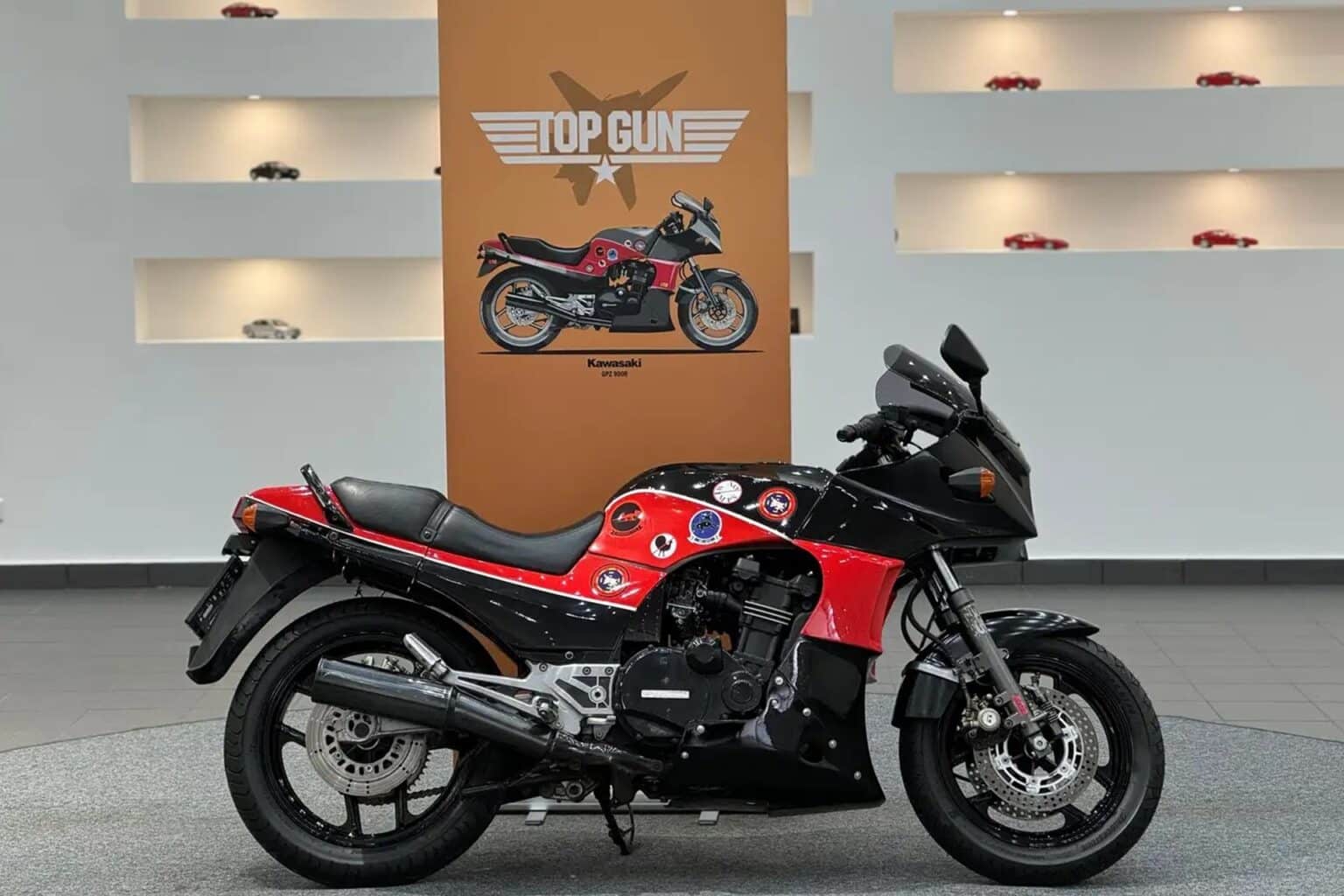 21 Adesivi Laminati Kawasaki GPZ900R Ninja, Collezione Aviation Action Movie, Sticker Per Moto