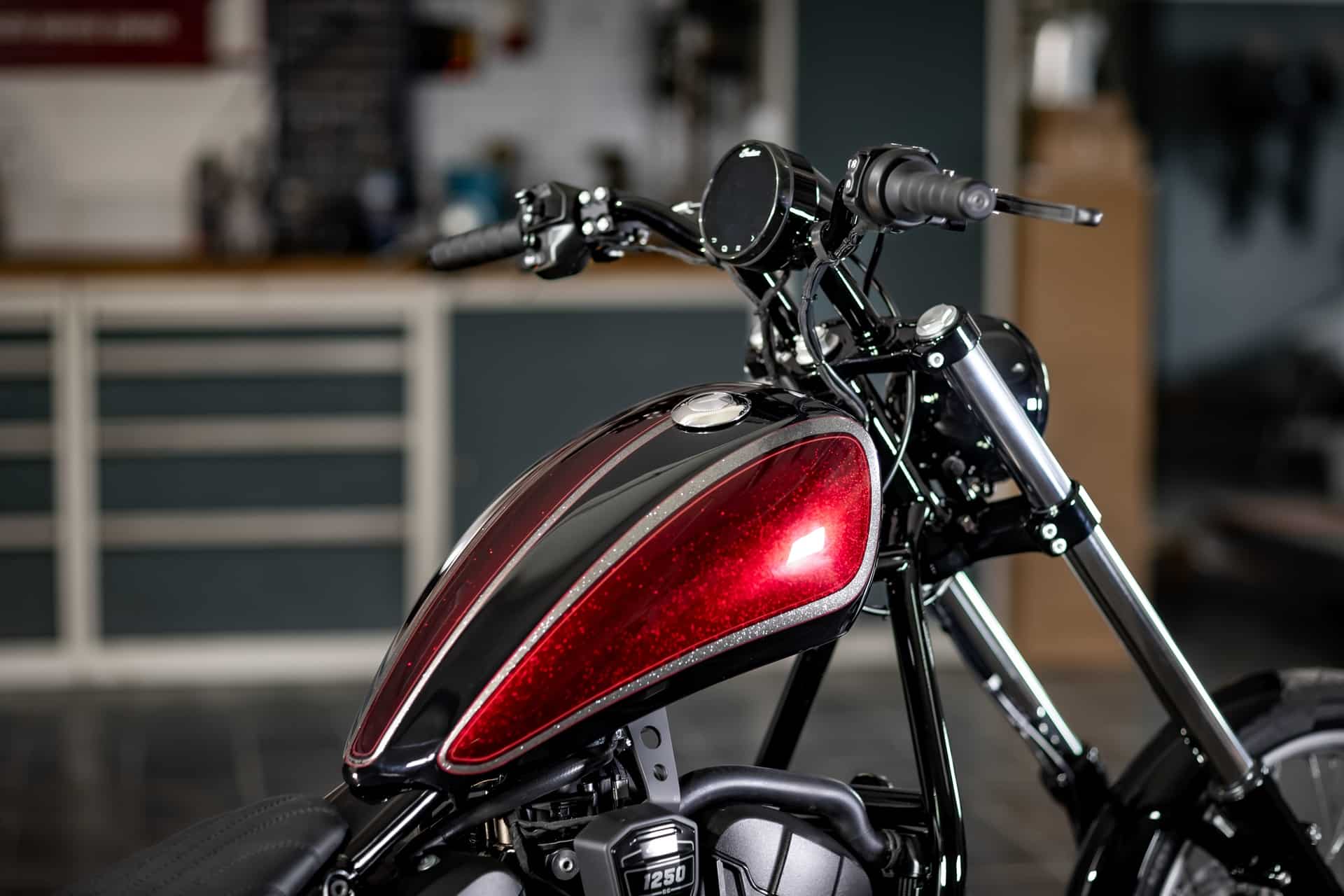 El último episodio del serial Forged de Indian nos acerca la Scout personalizada por Unique Custom Cycles