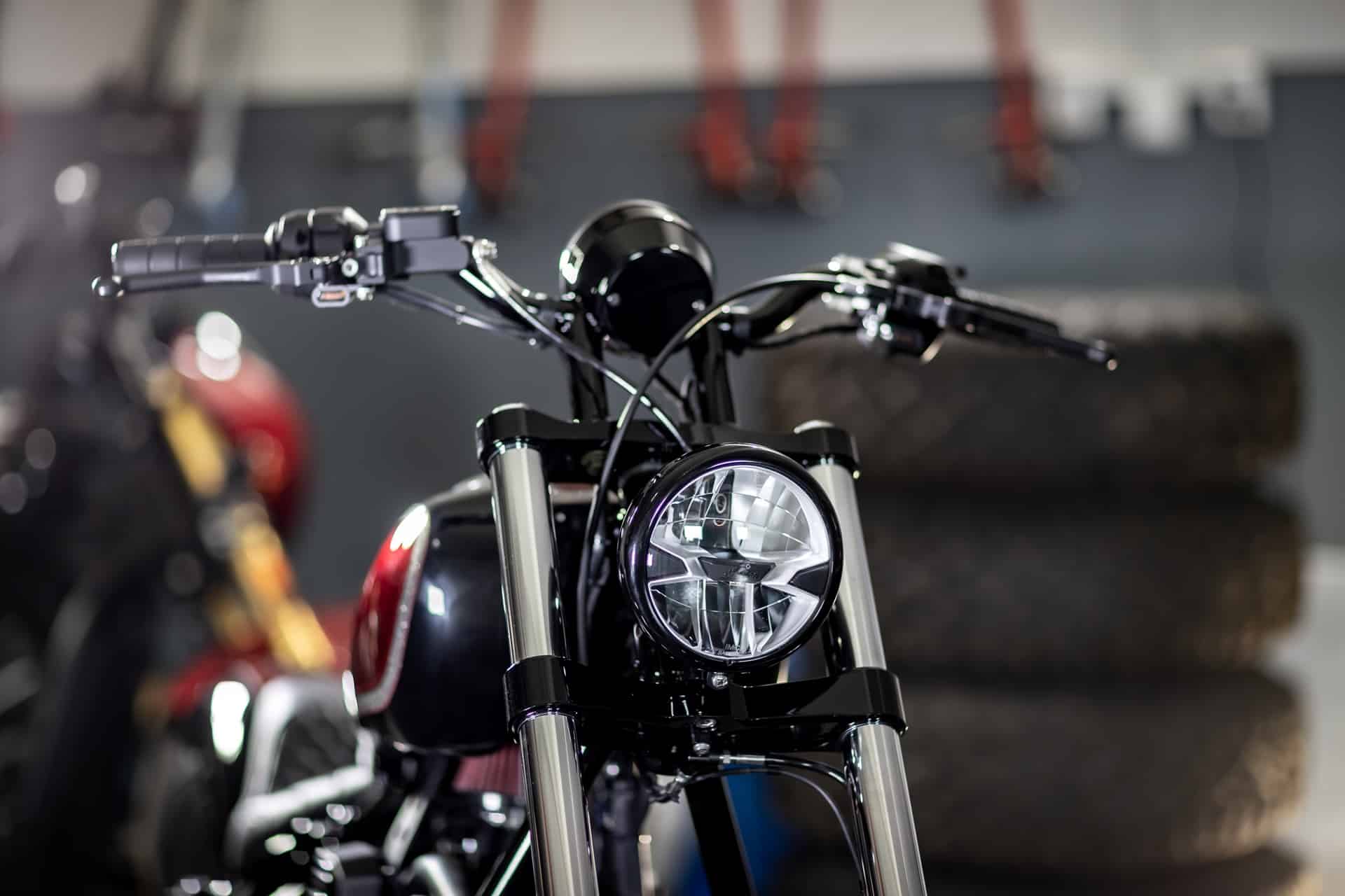 El último episodio del serial Forged de Indian nos acerca la Scout personalizada por Unique Custom Cycles