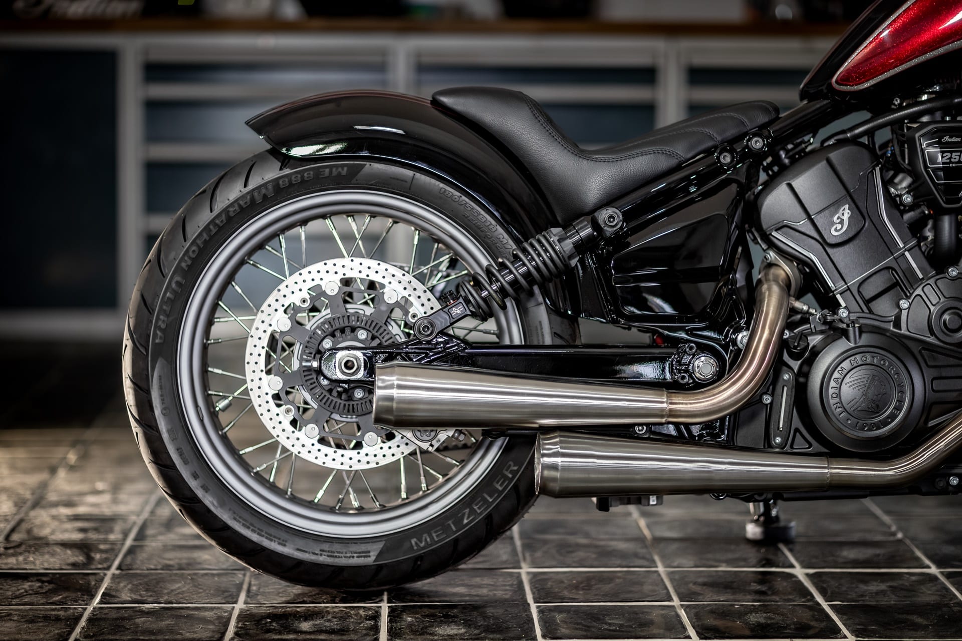 El último episodio del serial Forged de Indian nos acerca la Scout personalizada por Unique Custom Cycles