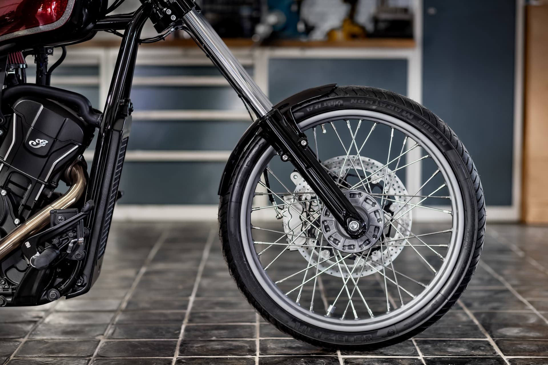 El último episodio del serial Forged de Indian nos acerca la Scout personalizada por Unique Custom Cycles