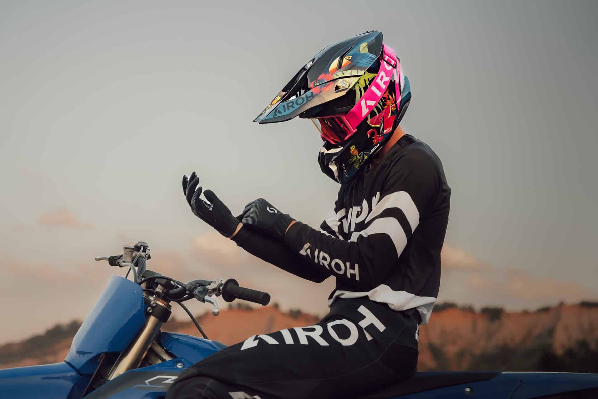 Airoh Connor y Twist 3: Equilibrio perfecto dentro y fuera de la carretera