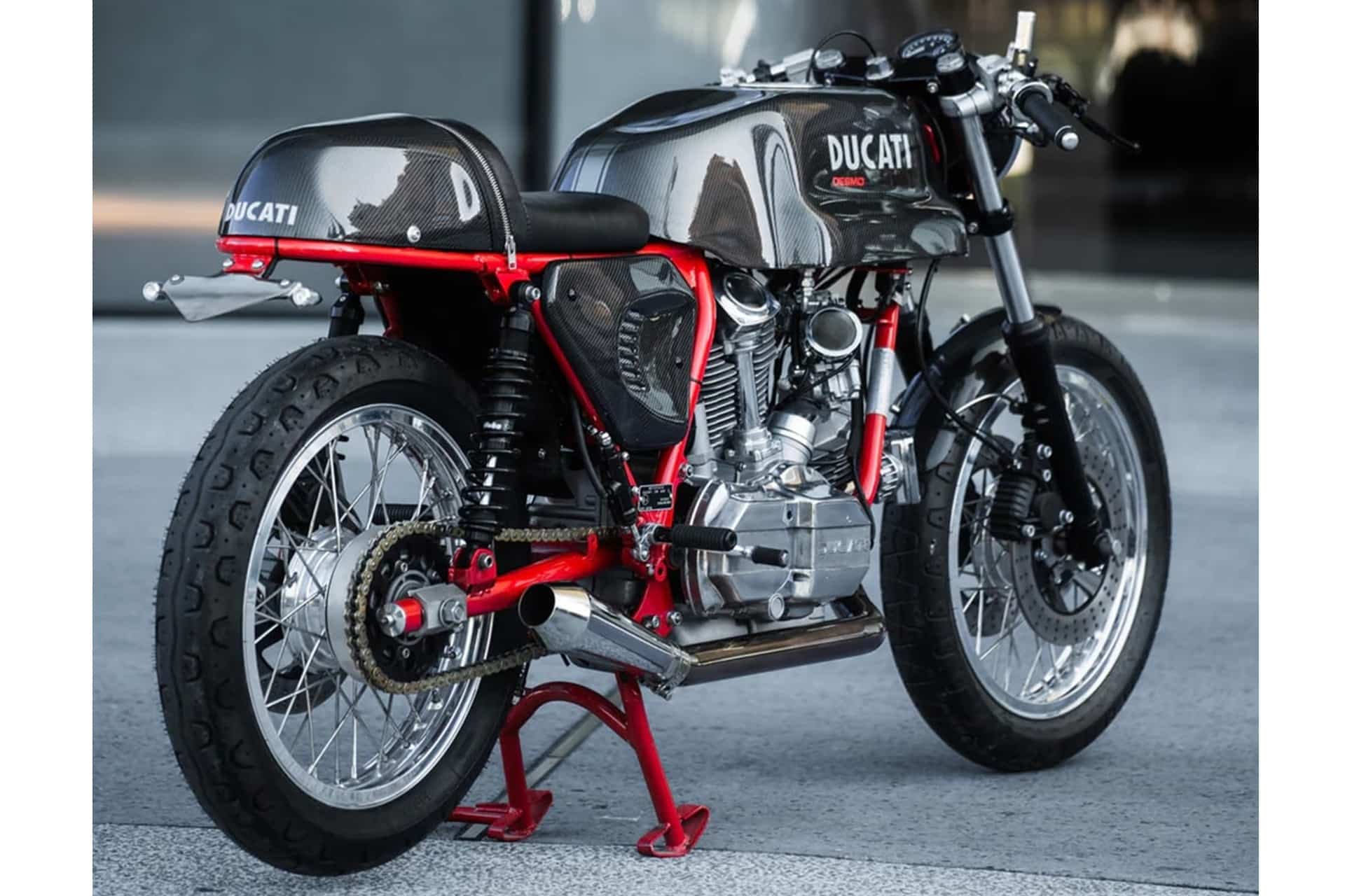 Ducati 900SS de 1984 by Purpose Built Moto: “Café Racer al carbono”