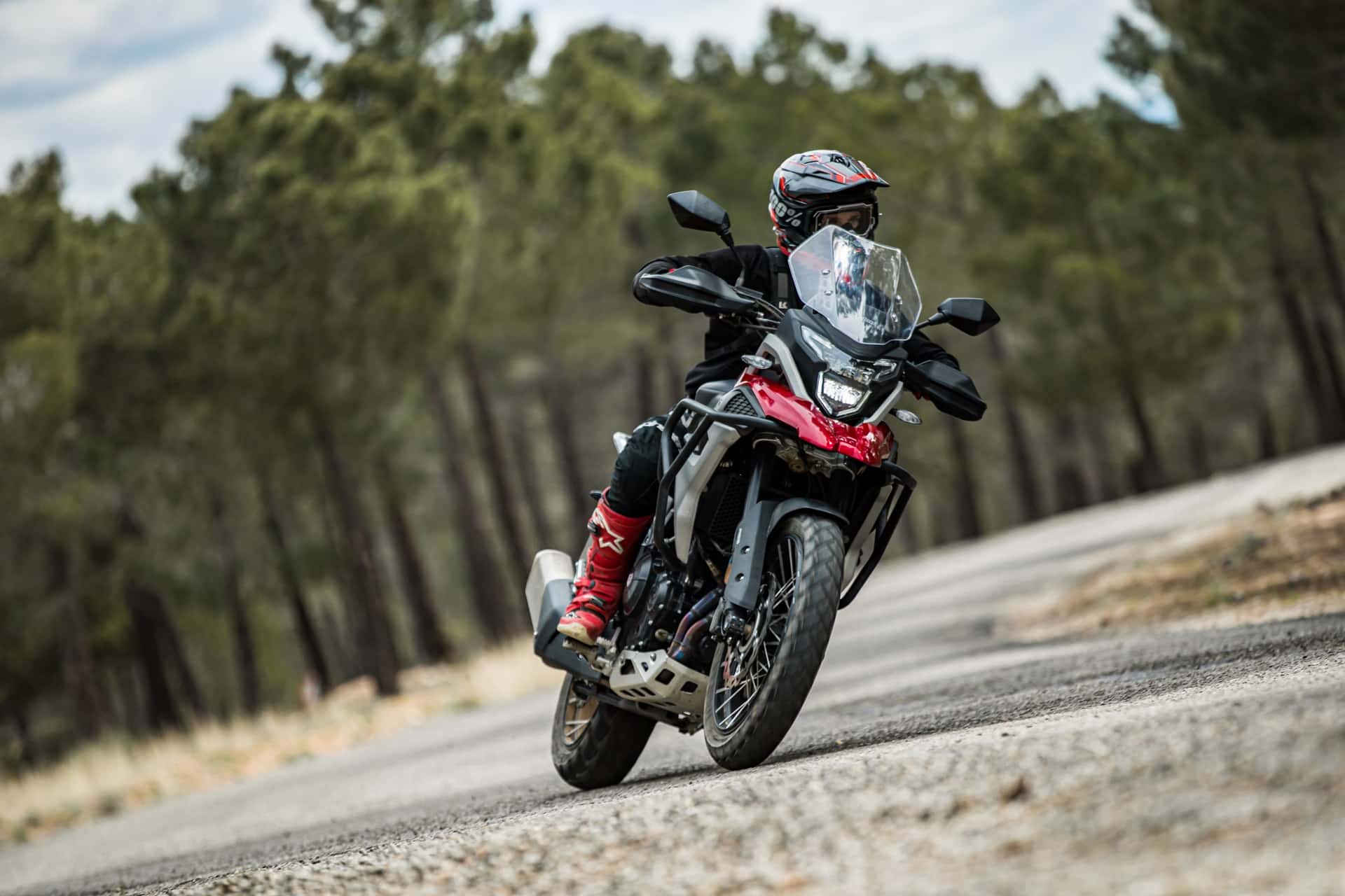 : Macbor renueva su buque insignia: La Montana XR5 510 ha llegado