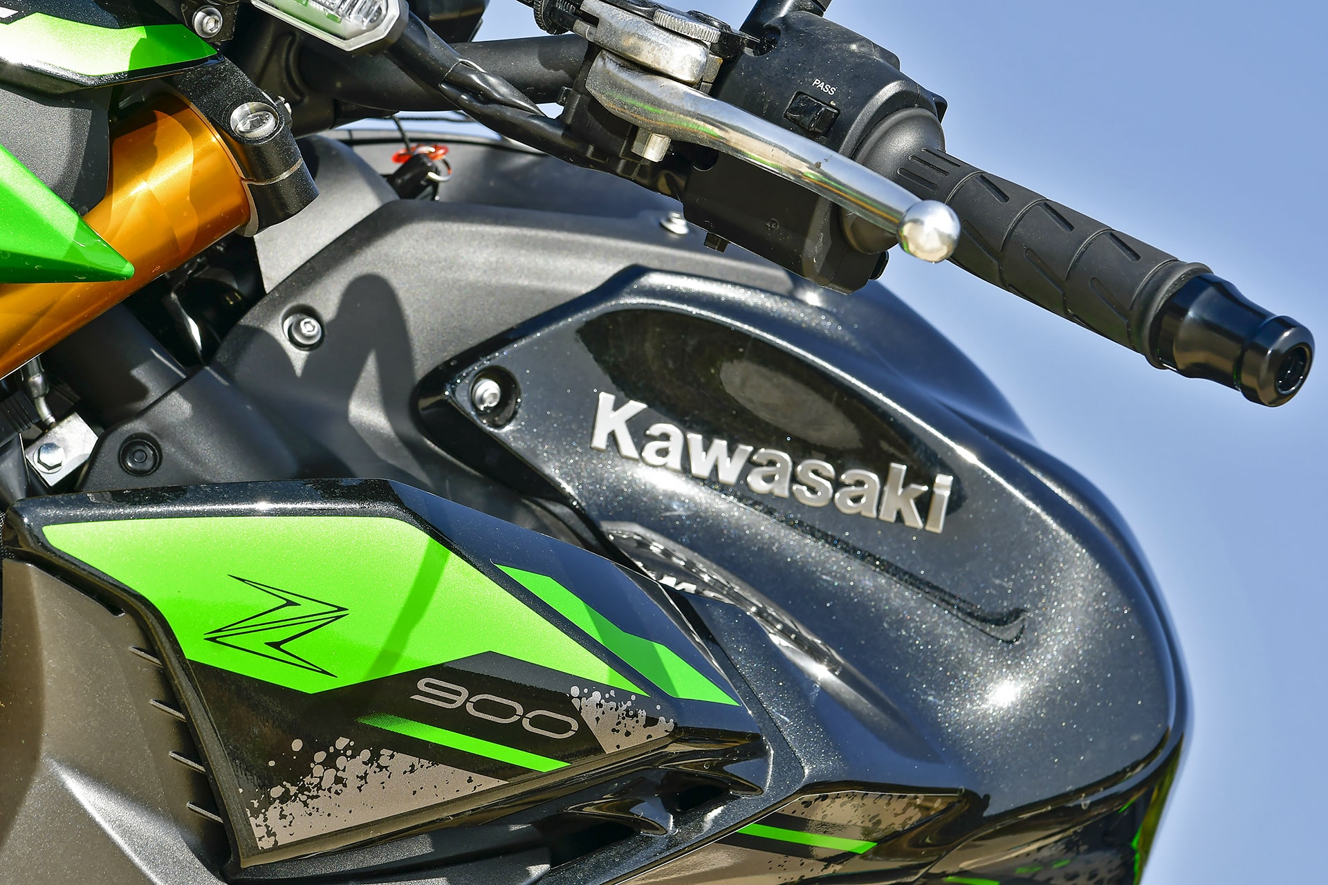 Comparativa Yamaha MT-09 vs Kawasaki Z900 SE