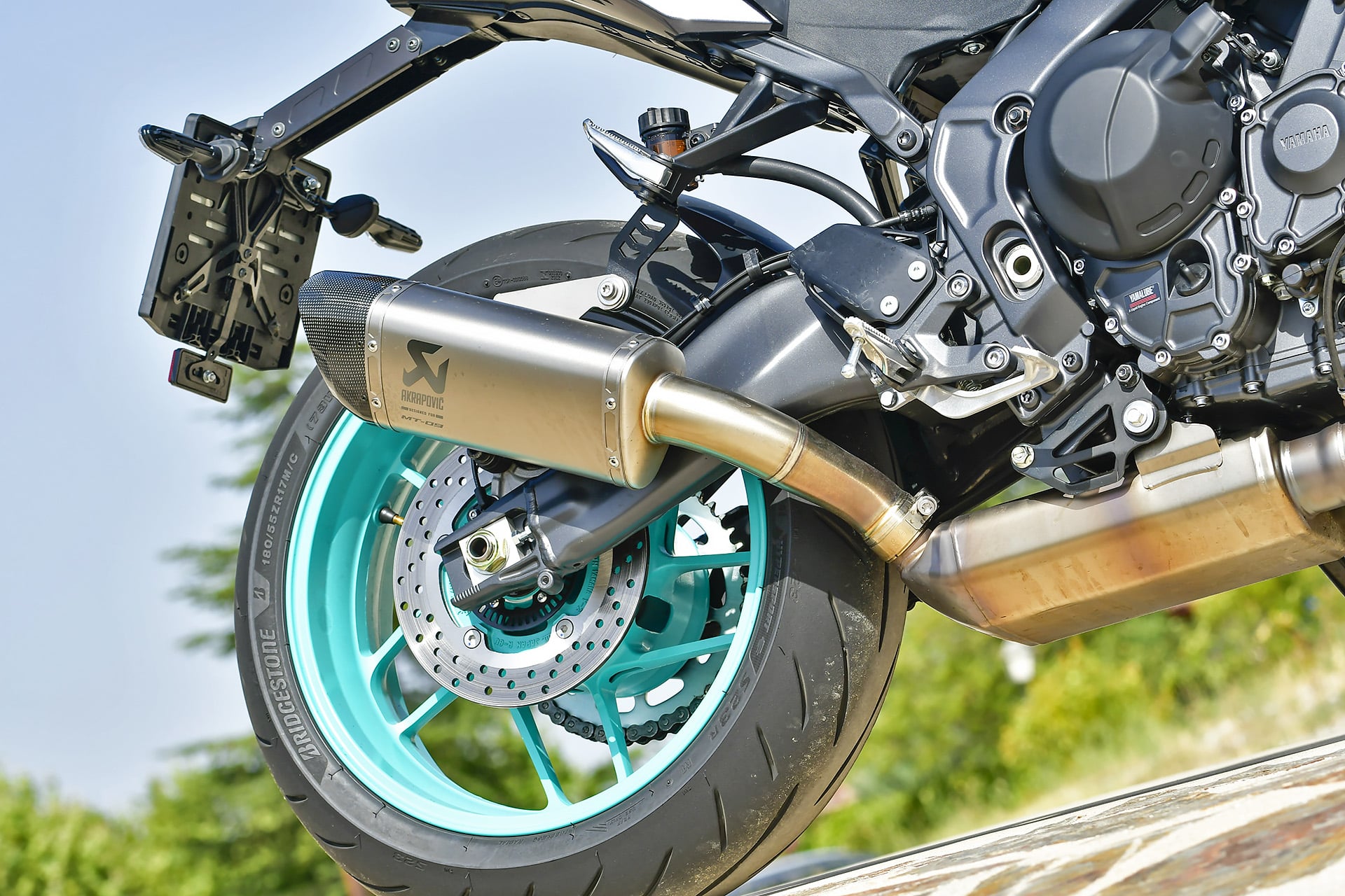 Comparativa Yamaha MT-09 vs Kawasaki Z900 SE