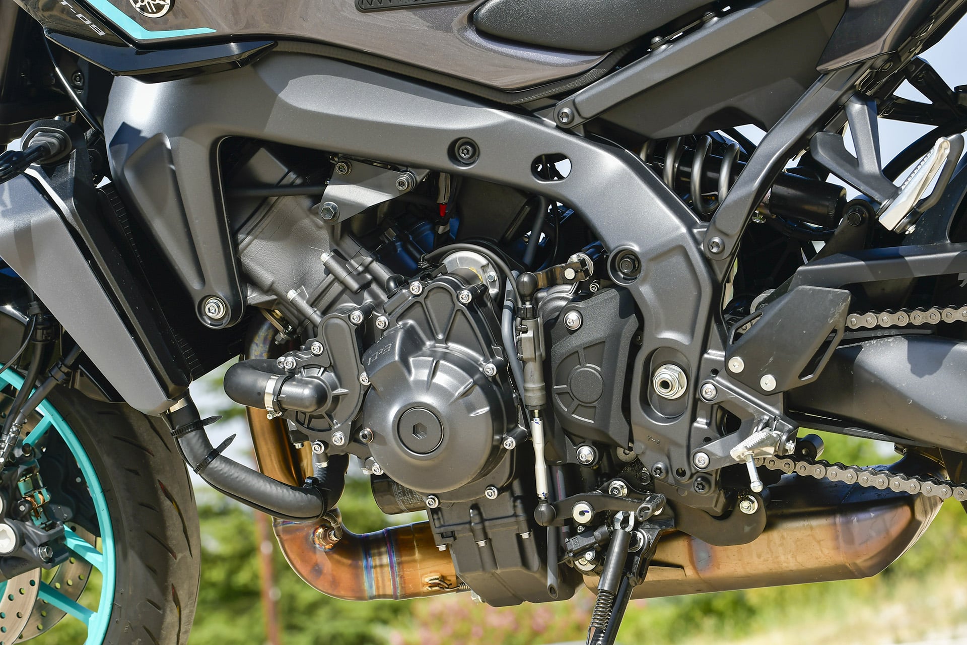 Comparativa Yamaha MT-09 vs Kawasaki Z900 SE