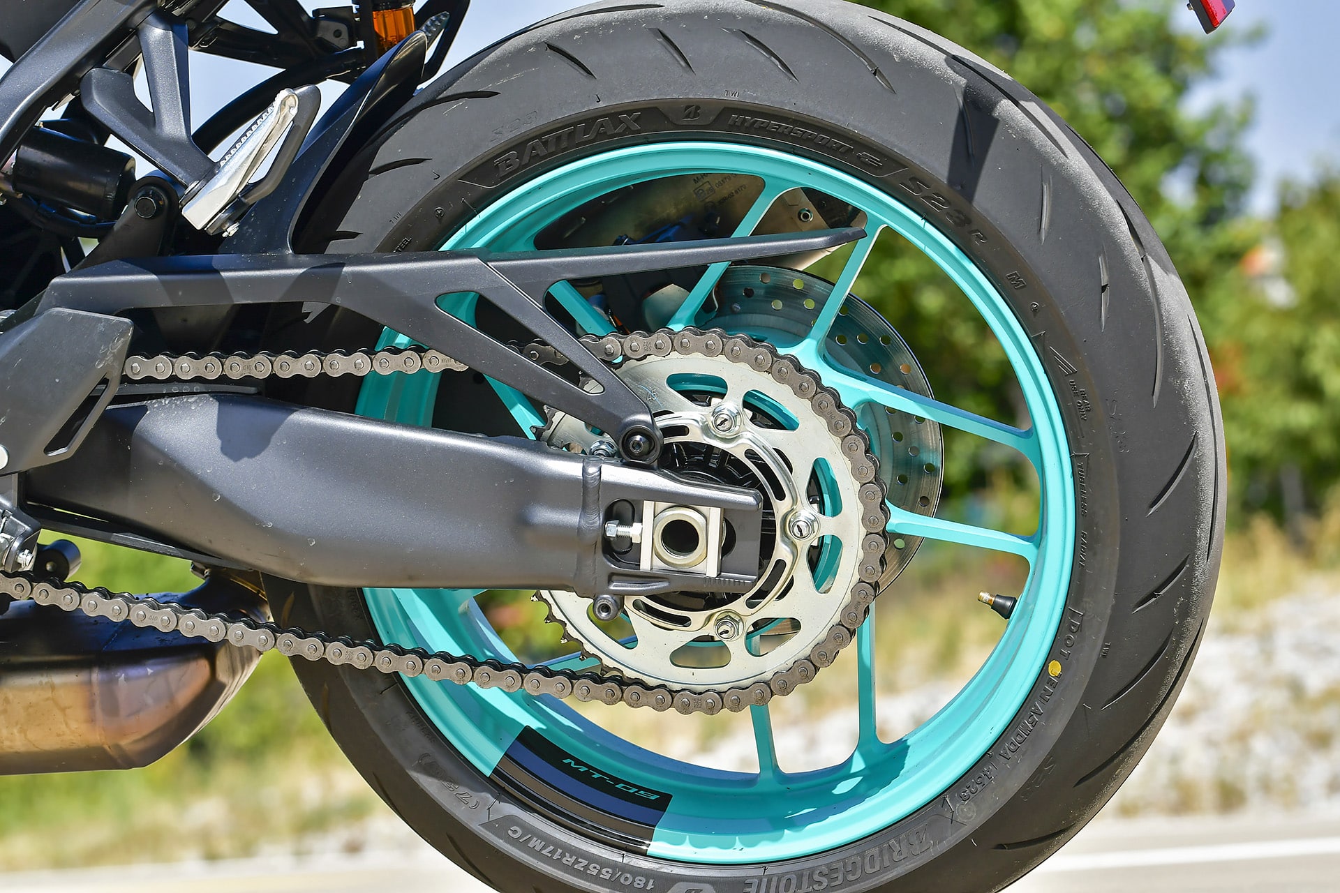 Comparativa Yamaha MT-09 vs Kawasaki Z900 SE