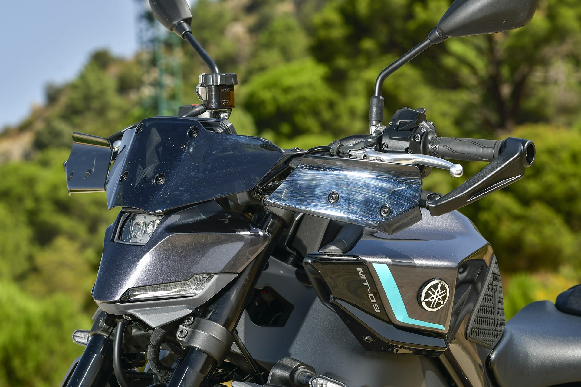 Comparativa Yamaha MT-09 vs Kawasaki Z900 SE