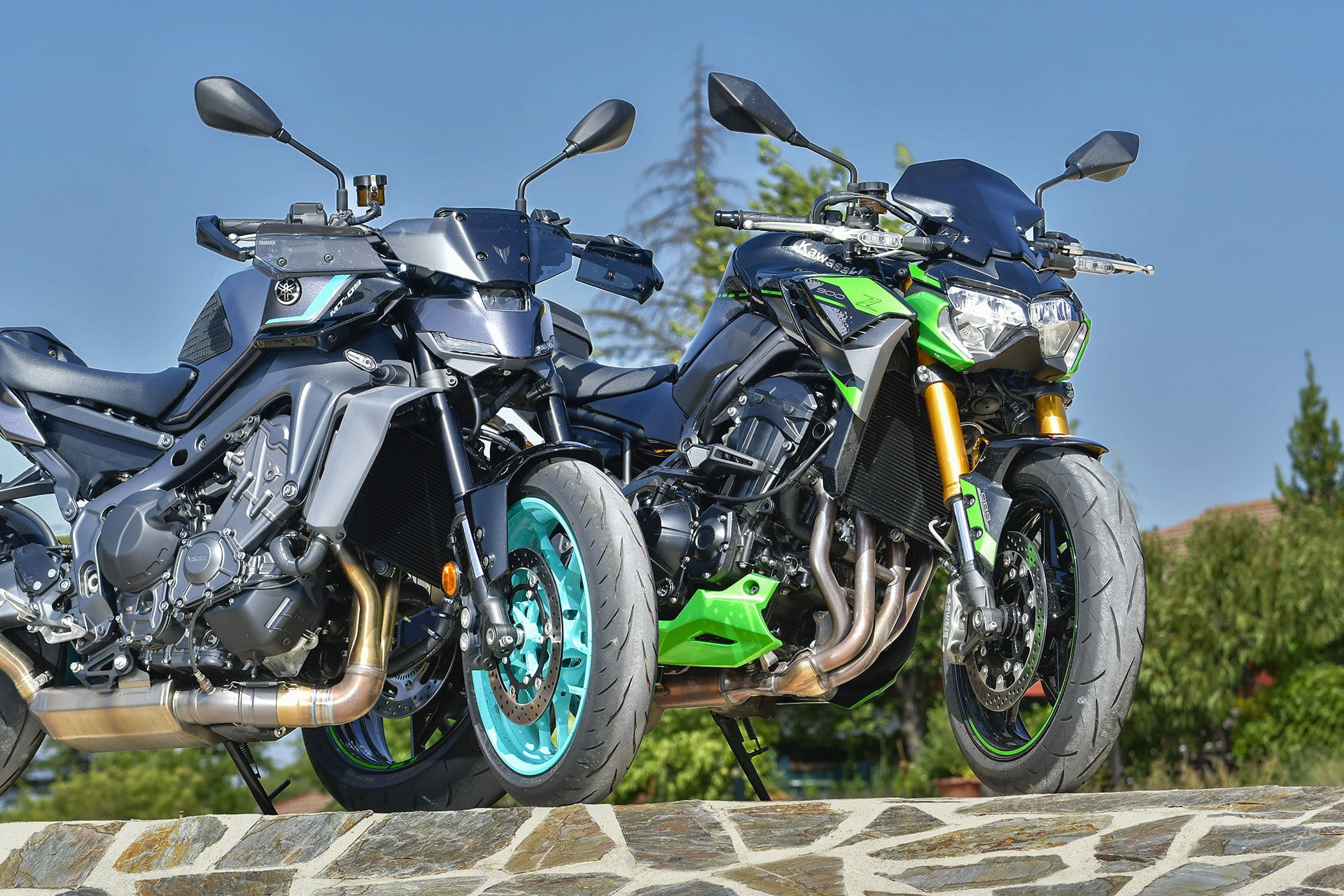 Comparativa Yamaha MT-09 vs Kawasaki Z900 SE