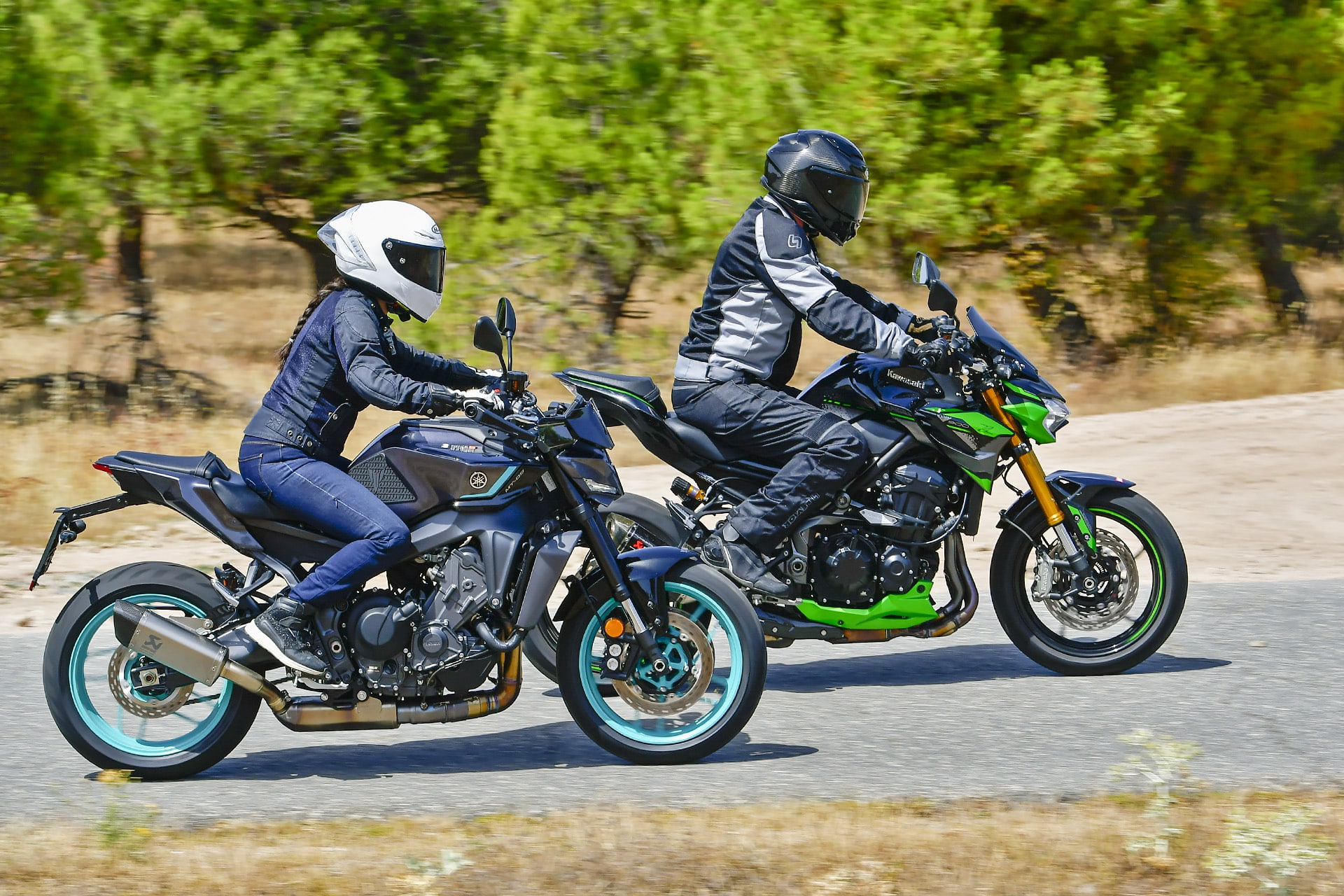 Comparativa Yamaha MT-09 vs Kawasaki Z900 SE