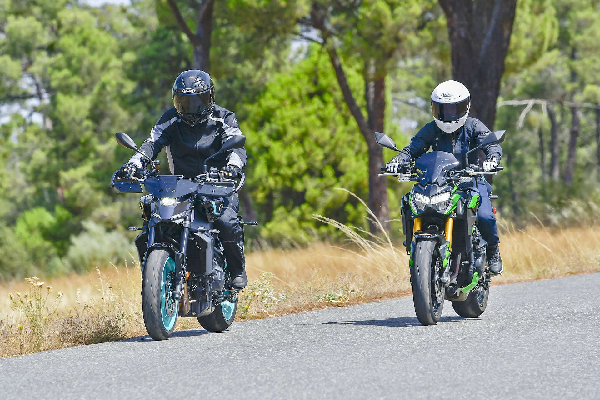 Comparativa Yamaha MT-09 vs Kawasaki Z900 SE