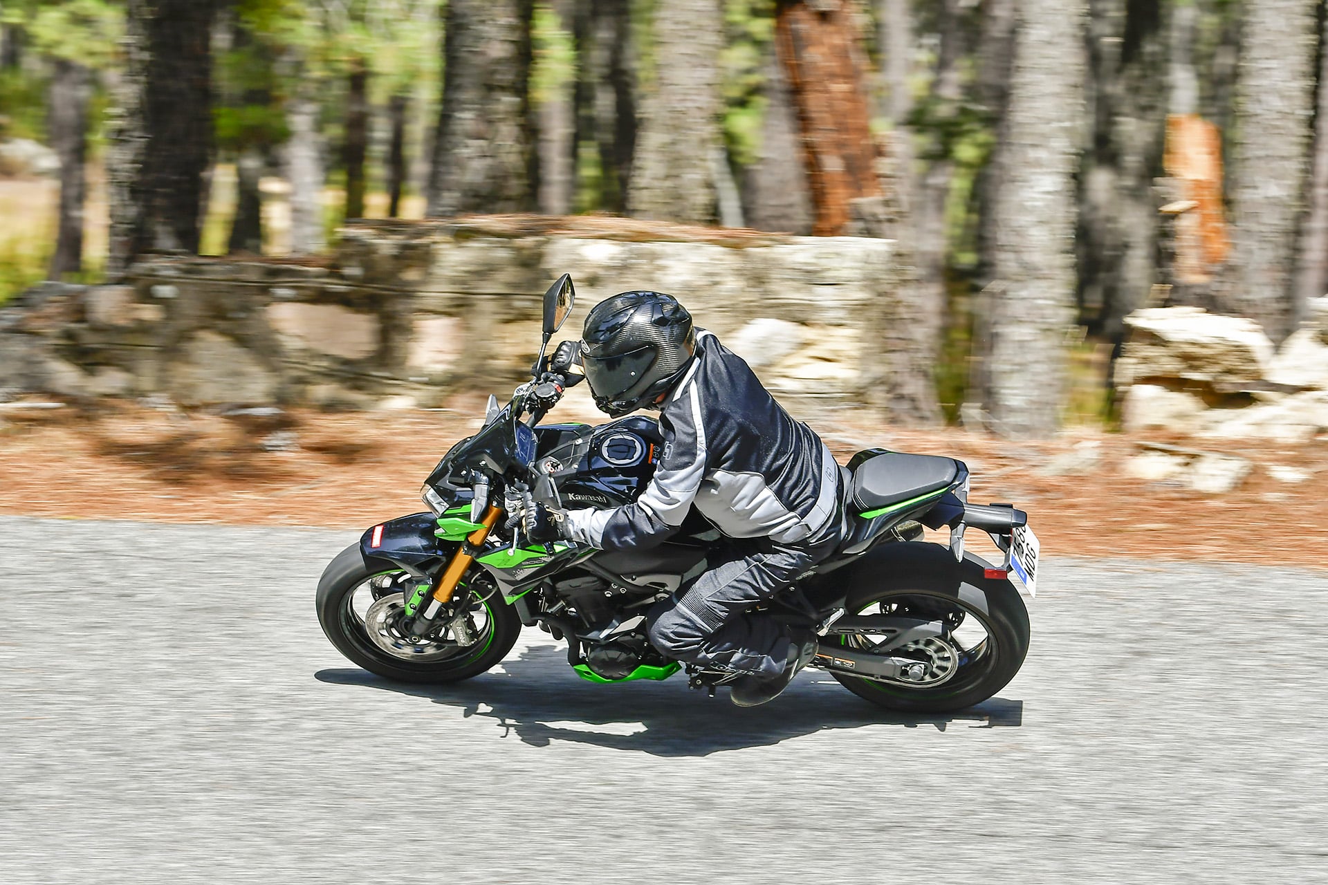 Comparativa Yamaha MT-09 vs Kawasaki Z900 SE