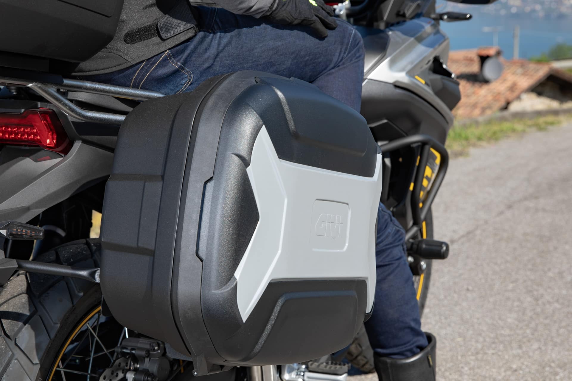 Trekker Lite, la nueva maleta de GIVI con hasta 35 litros de capacidad