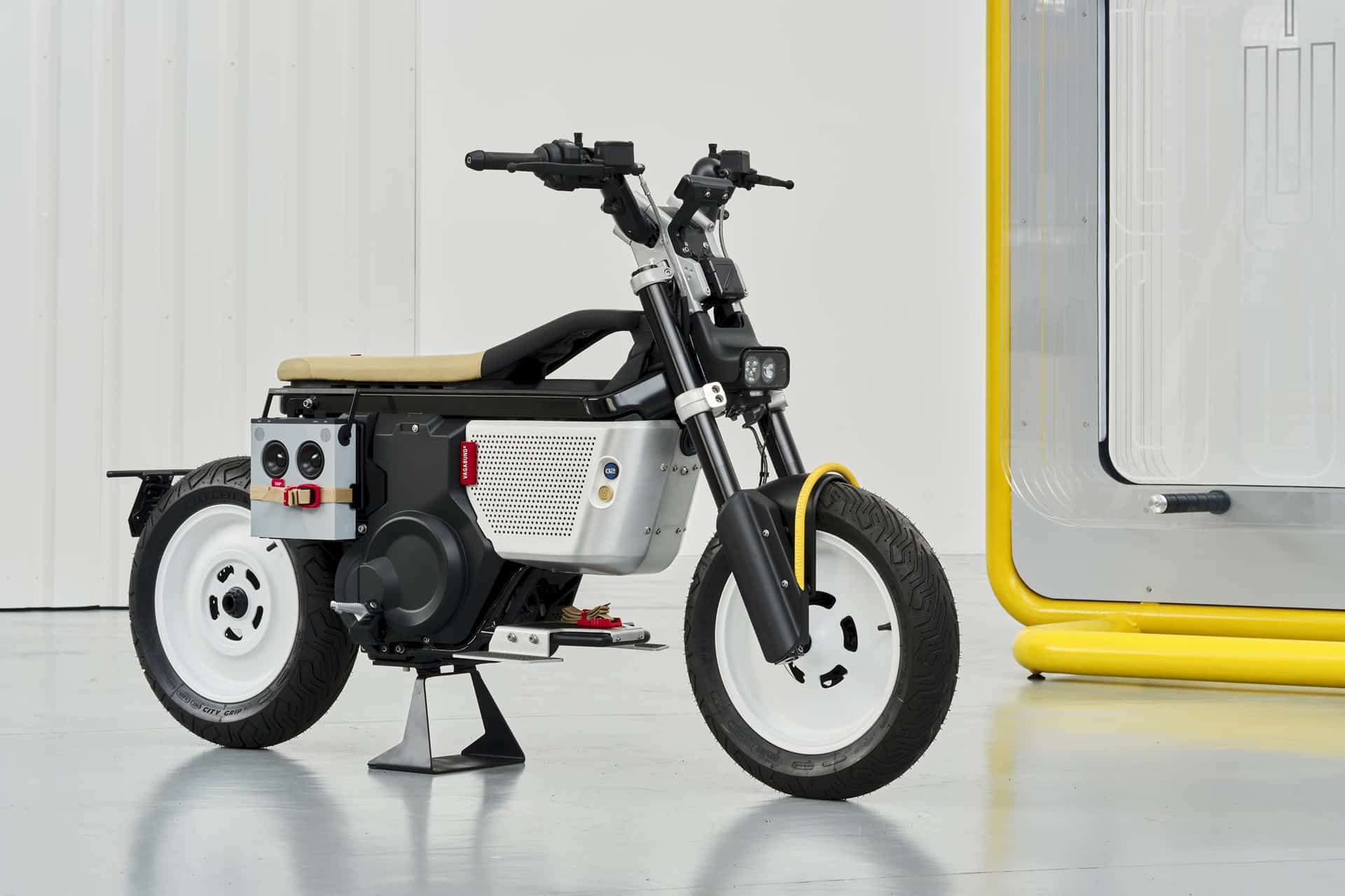 BMW CE 02 Custom eParkourer by Vagabund Moto