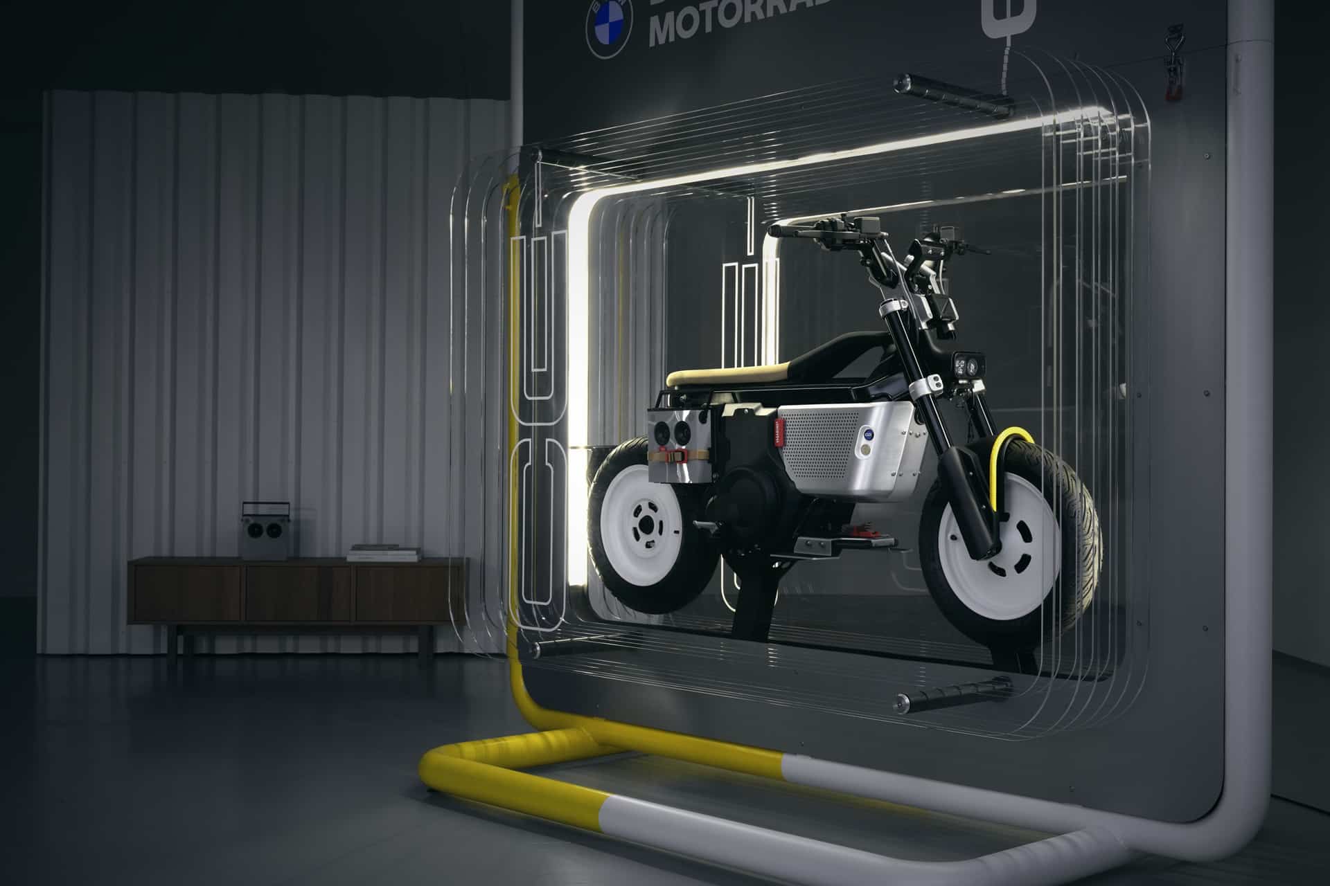BMW CE 02 Custom eParkourer by Vagabund Moto