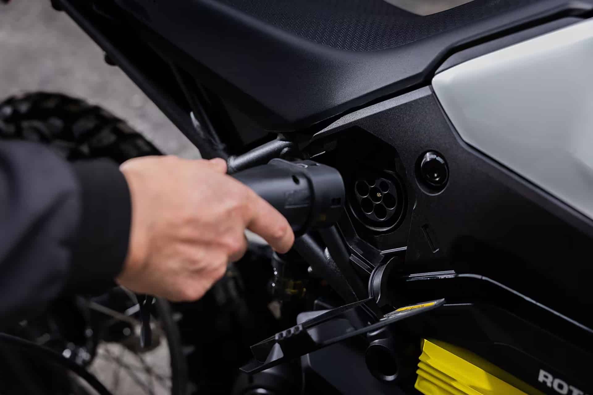 Can-Am inaugura su gama eléctrica de motocicletas con las nuevas Pulse y Origin 2025