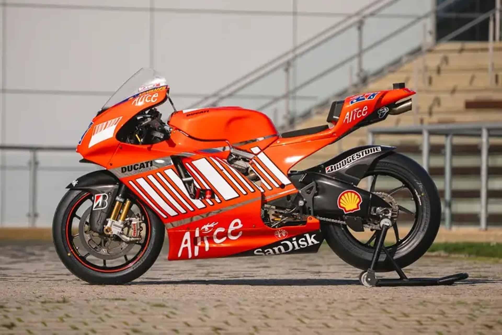 Desmosedici GP3 y GP7: Dos pedacitos de la historia de Ducati en MotoGP a la venta