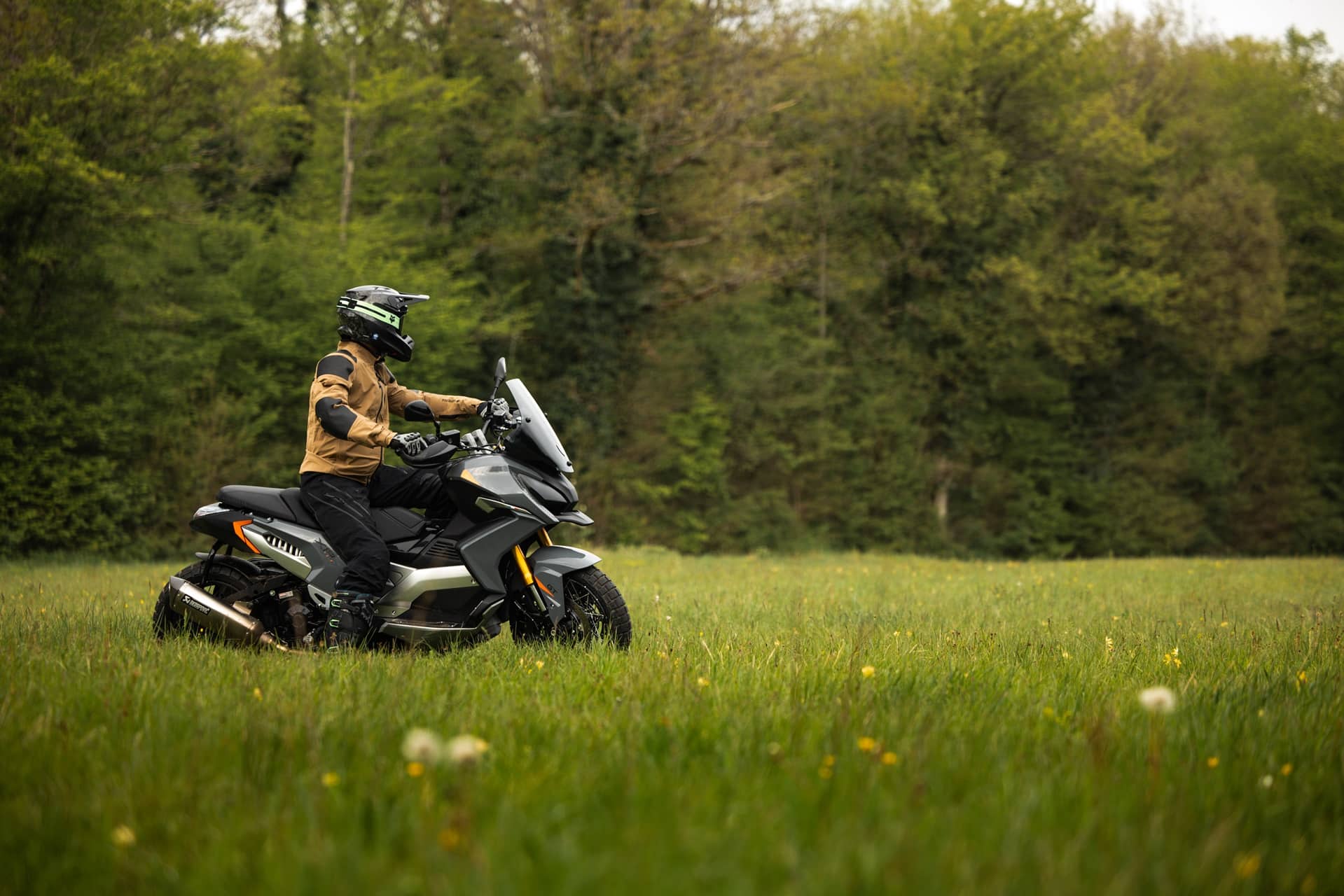 El XP400 Allure mas cerca que nunca con la atractiva campaña veraniega de Peugeot Motorcycles