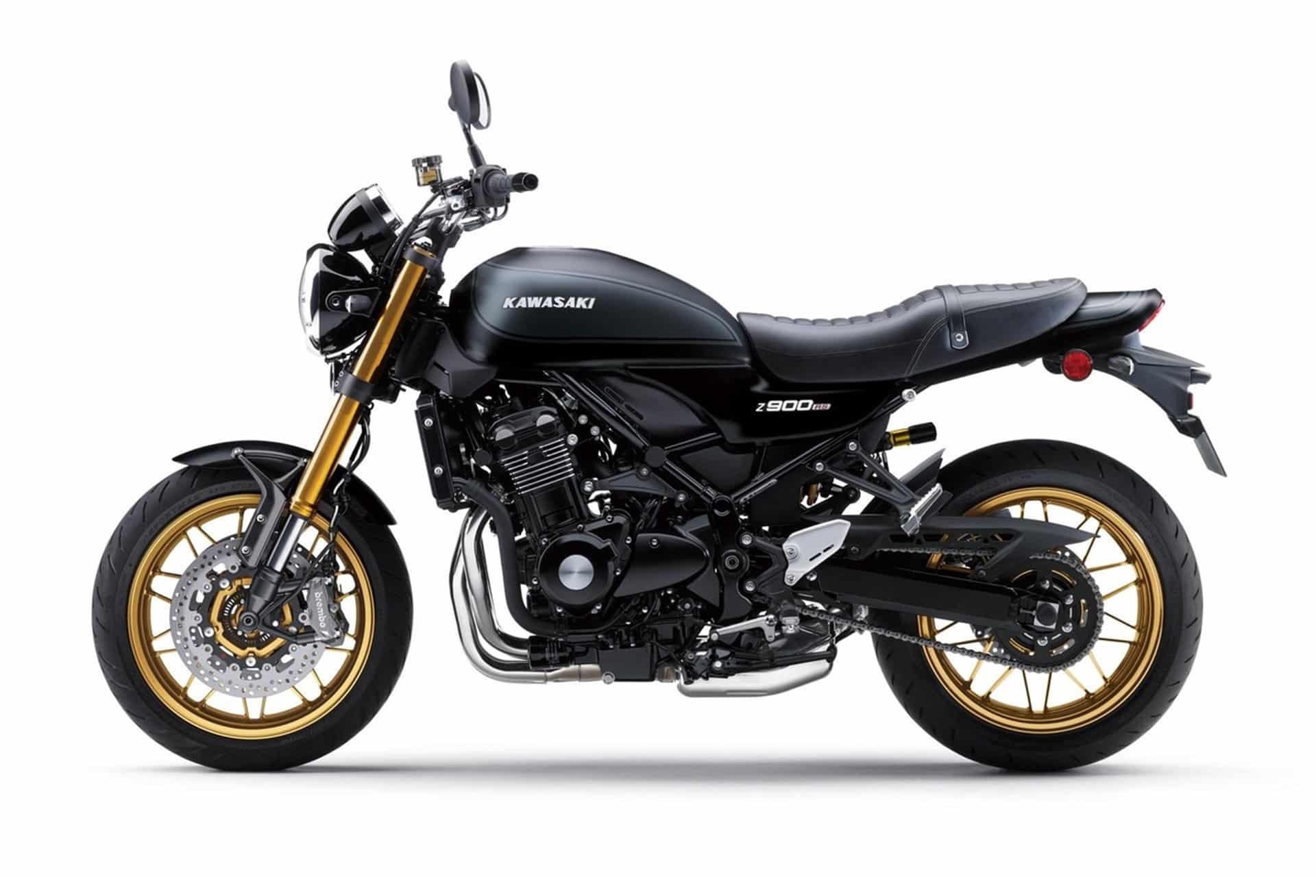 La gama RS de Kawasaki estrena indumentaria setentera para 2025