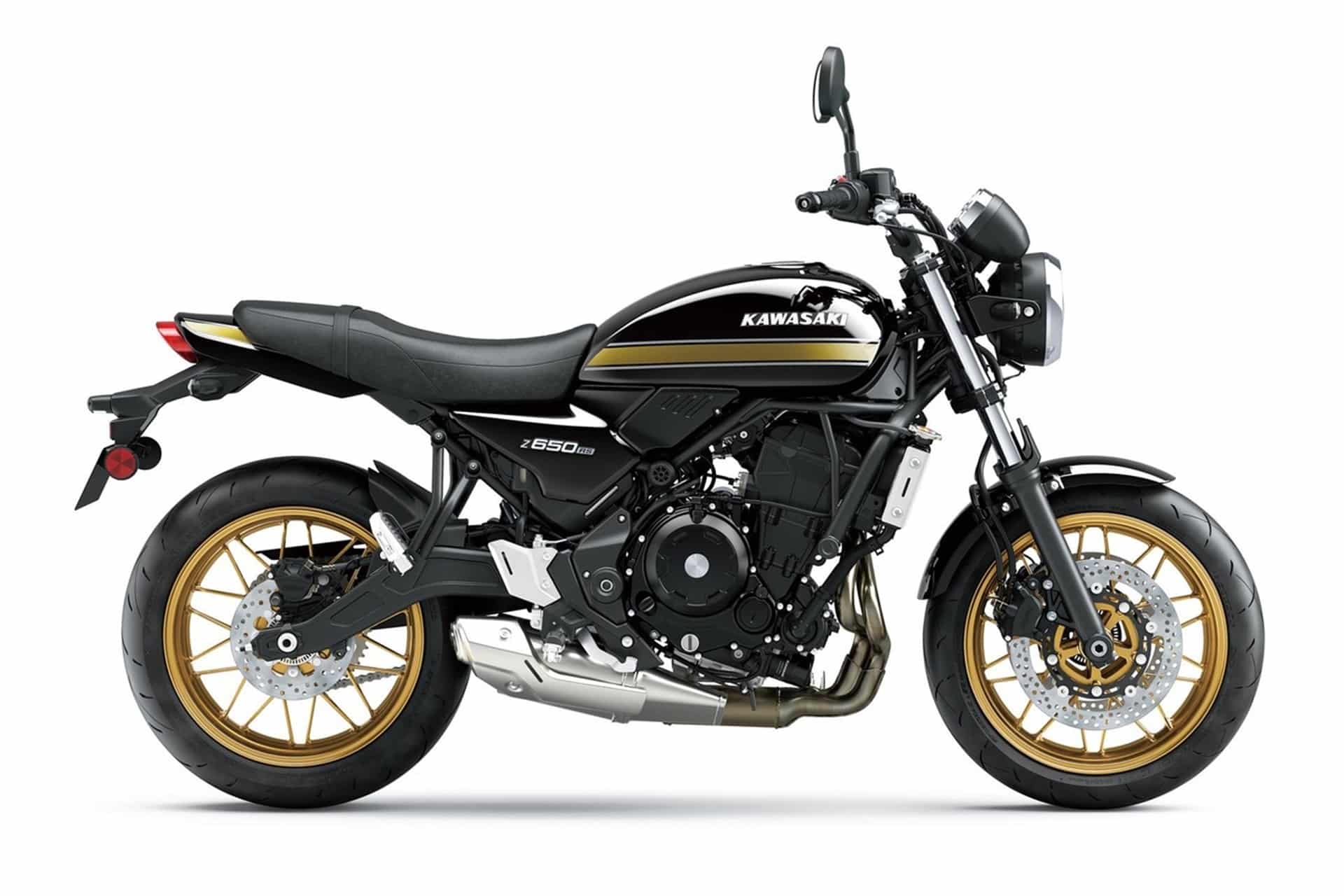 La gama RS de Kawasaki estrena indumentaria setentera para 2025