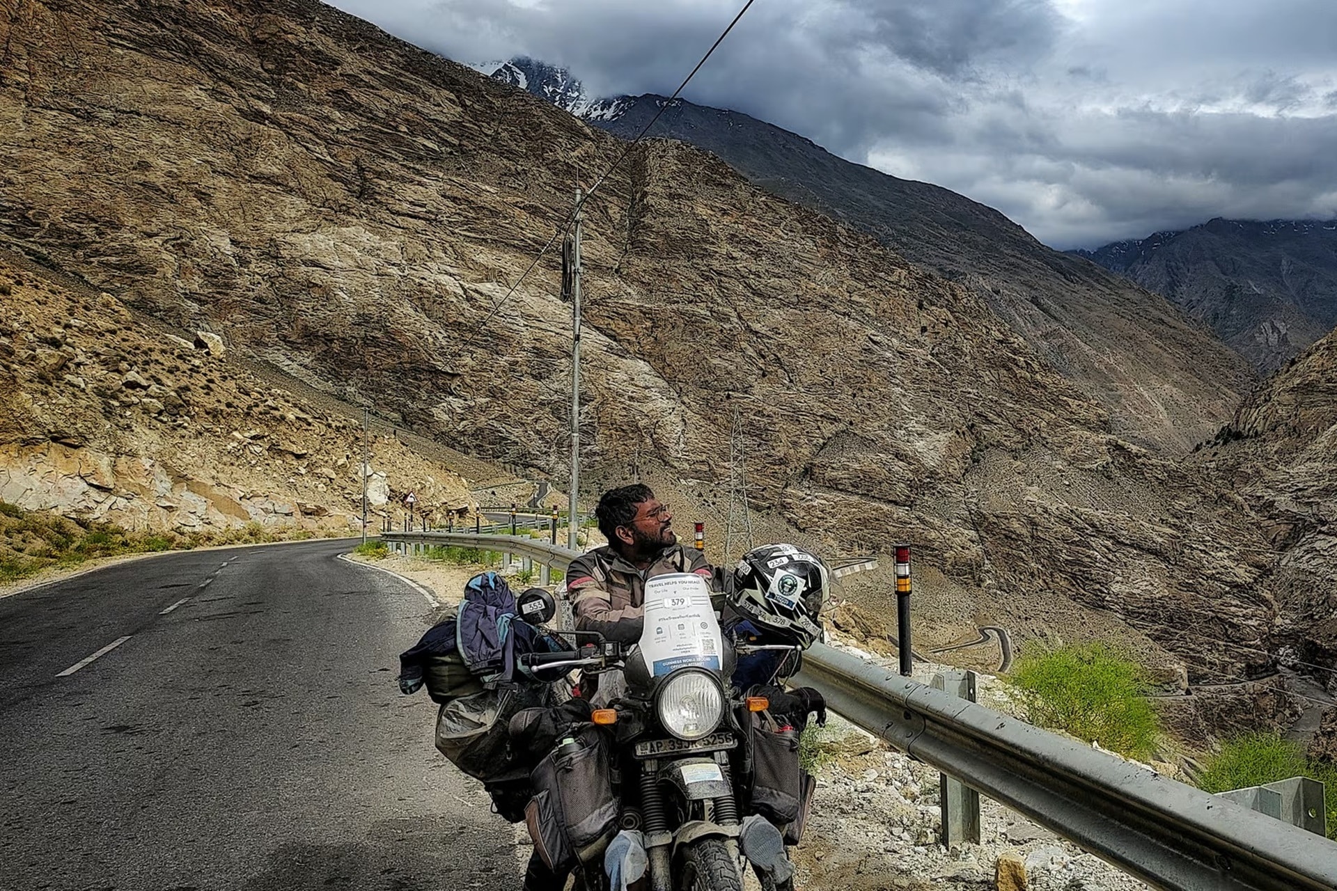 Cómo batir un récord Guinness de distancia en moto sin tener que salir de tu país