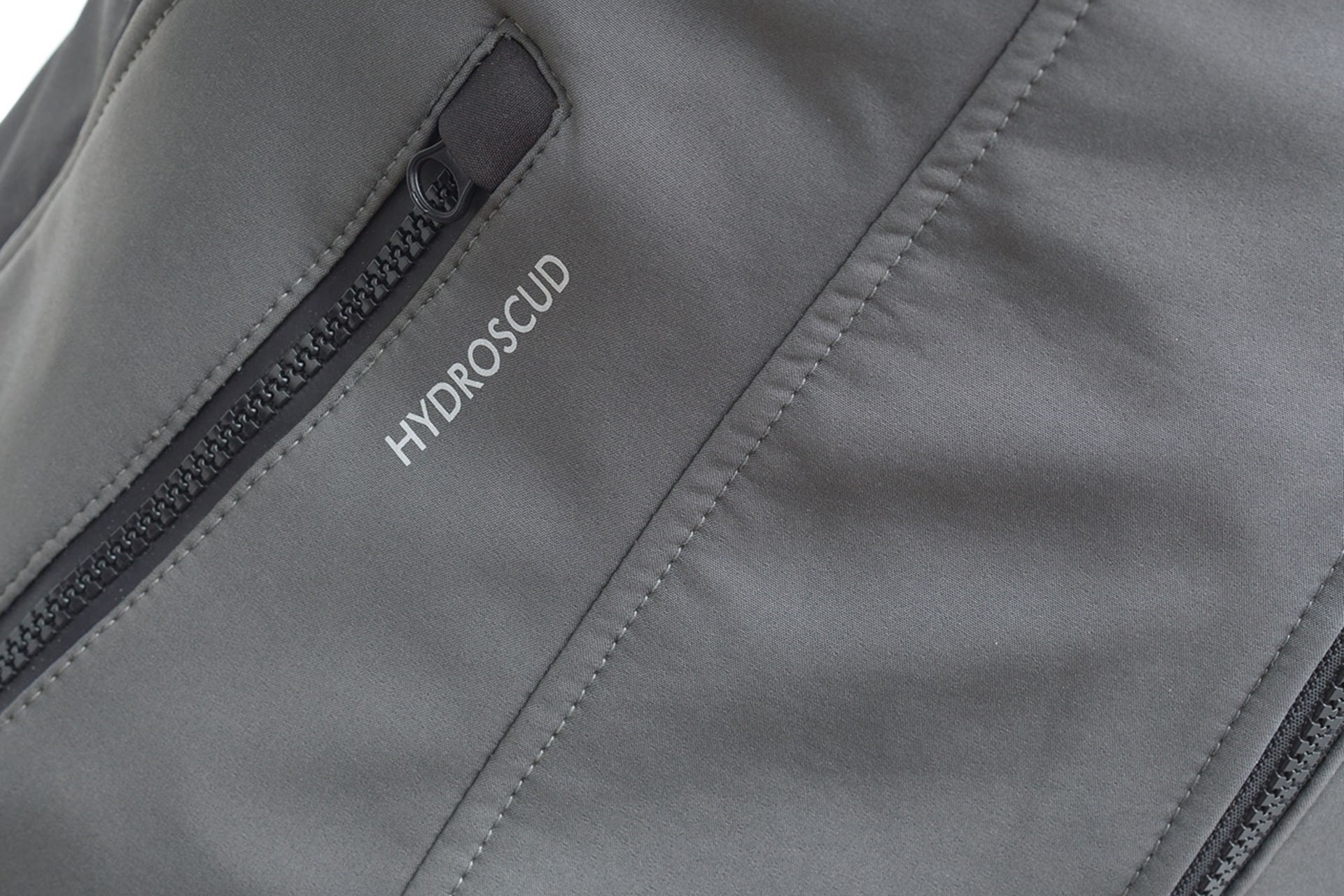 Podium Hydroscud, la nueva chaqueta impermeable de T.ur ideal para la práctica del Offroad