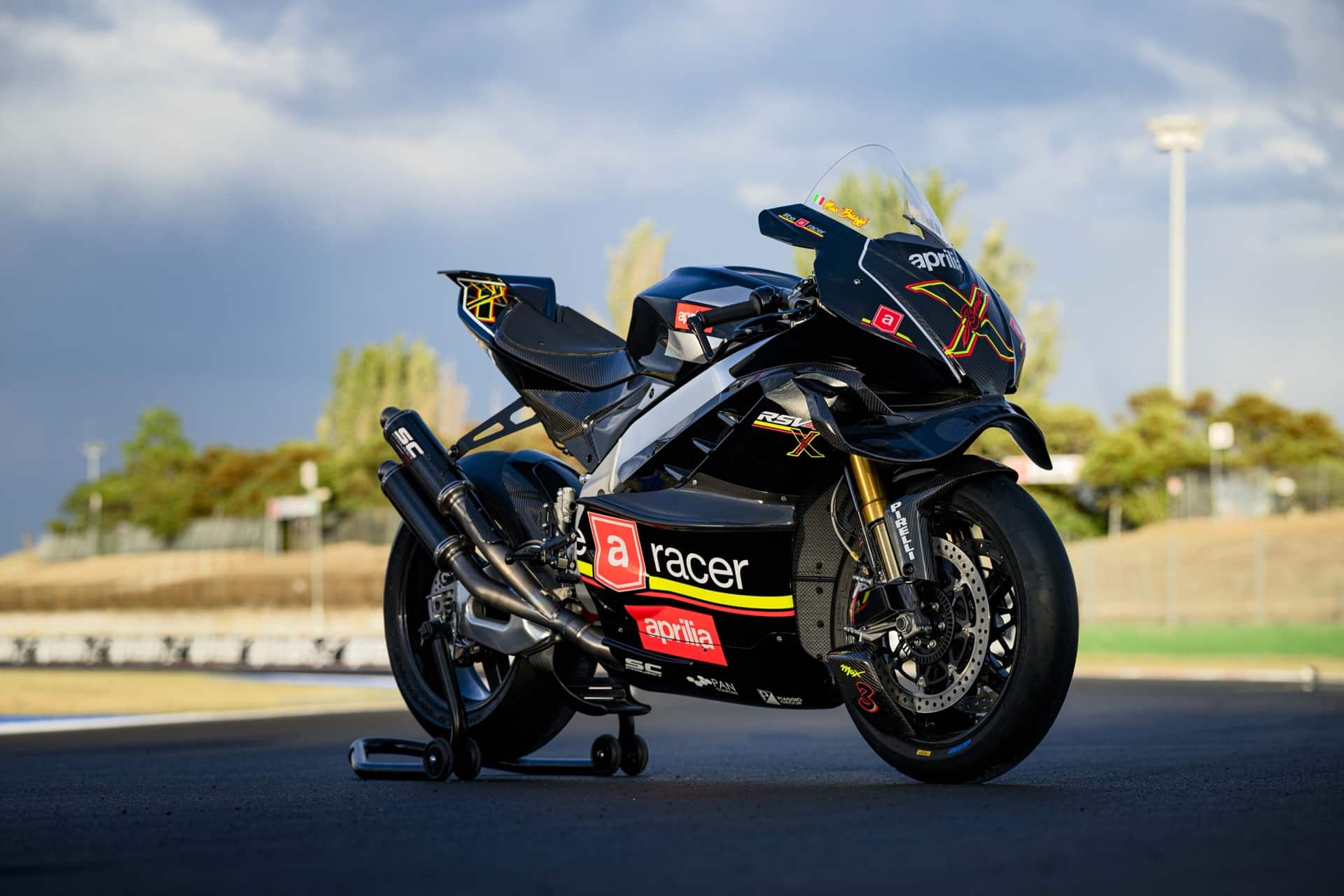 Aprilia RSV4 X ex3ma: Máxima expresión tecnológica en la RSV4 más potente de la historia