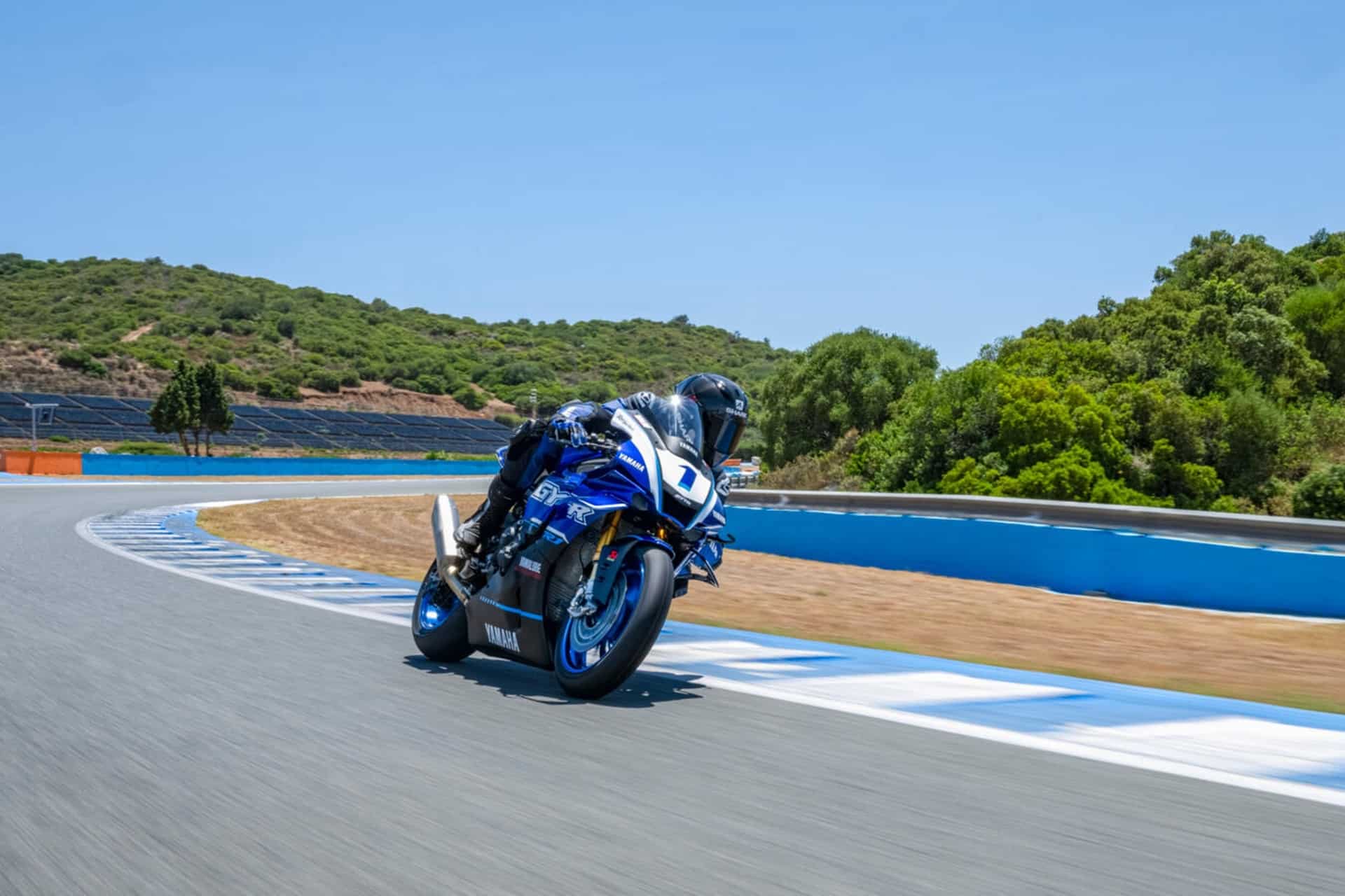 Nuevas Yamaha R1 Race y R1 GYTR: La experiencia definitiva de pilotaje en circuito