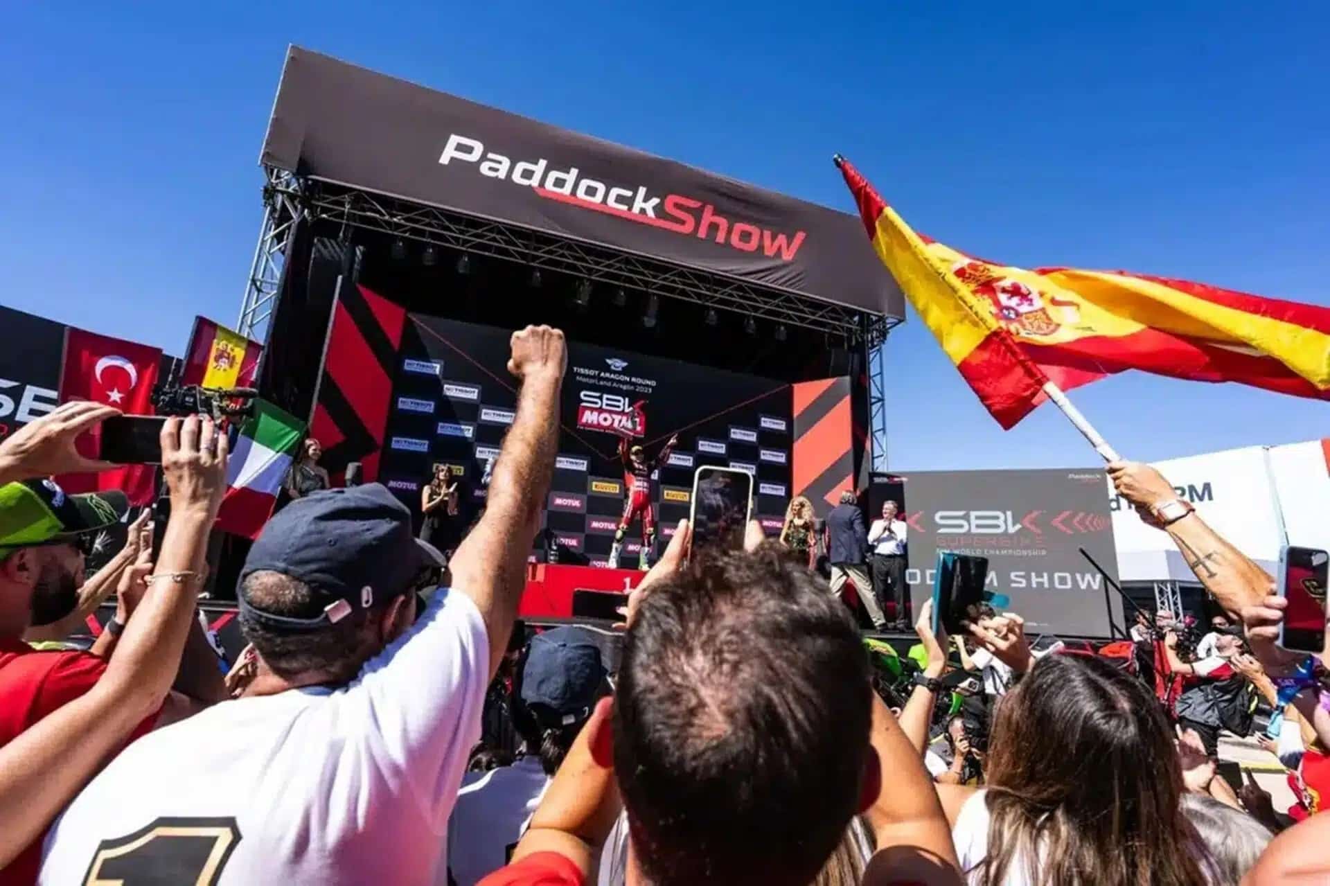 Recorre con tu moto la pista de MotorLand gracias a la Fan Bike Parade en la Tissot Aragón Round 2024