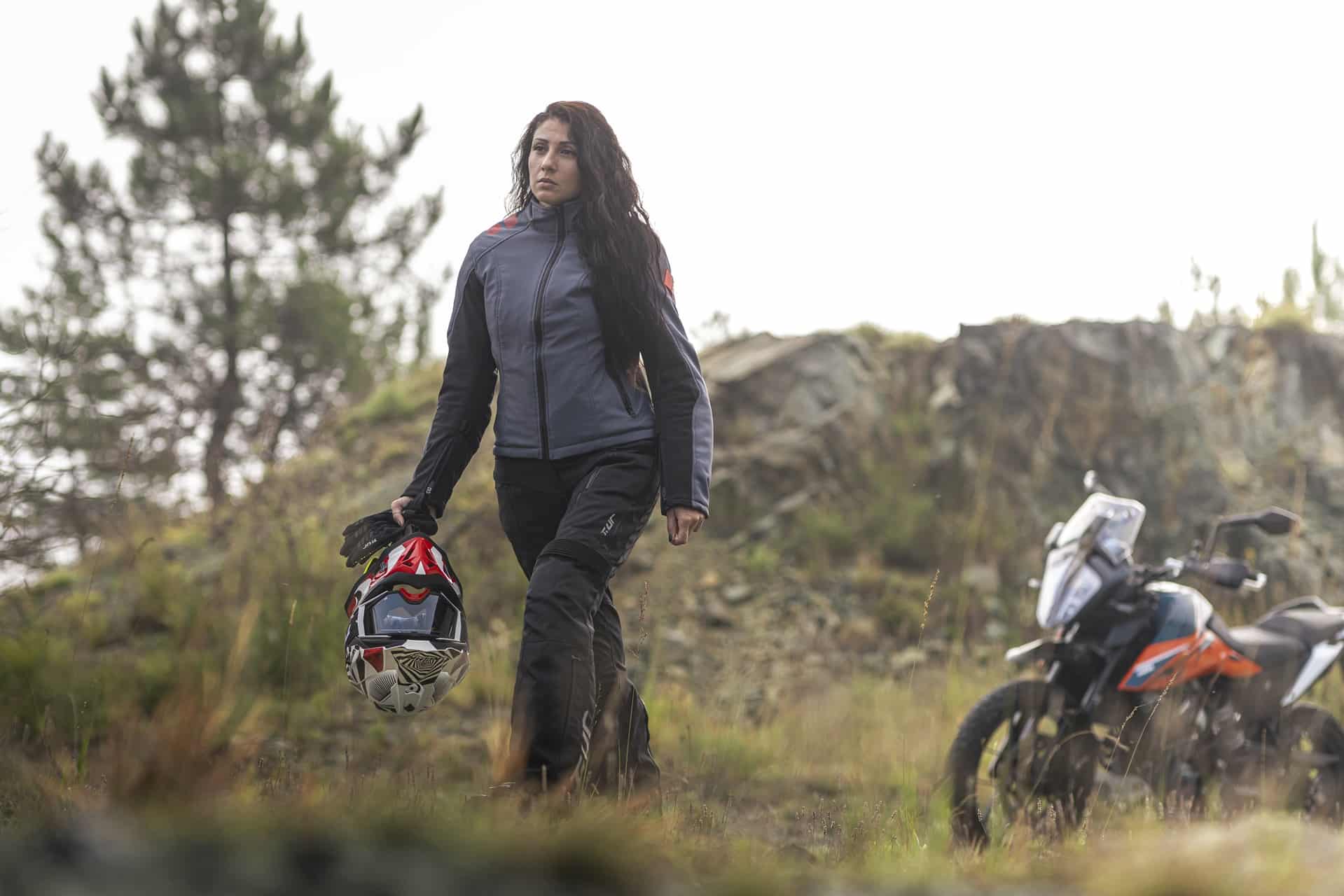 Podium Hydroscud, la nueva chaqueta impermeable de T.ur ideal para la práctica del Offroad