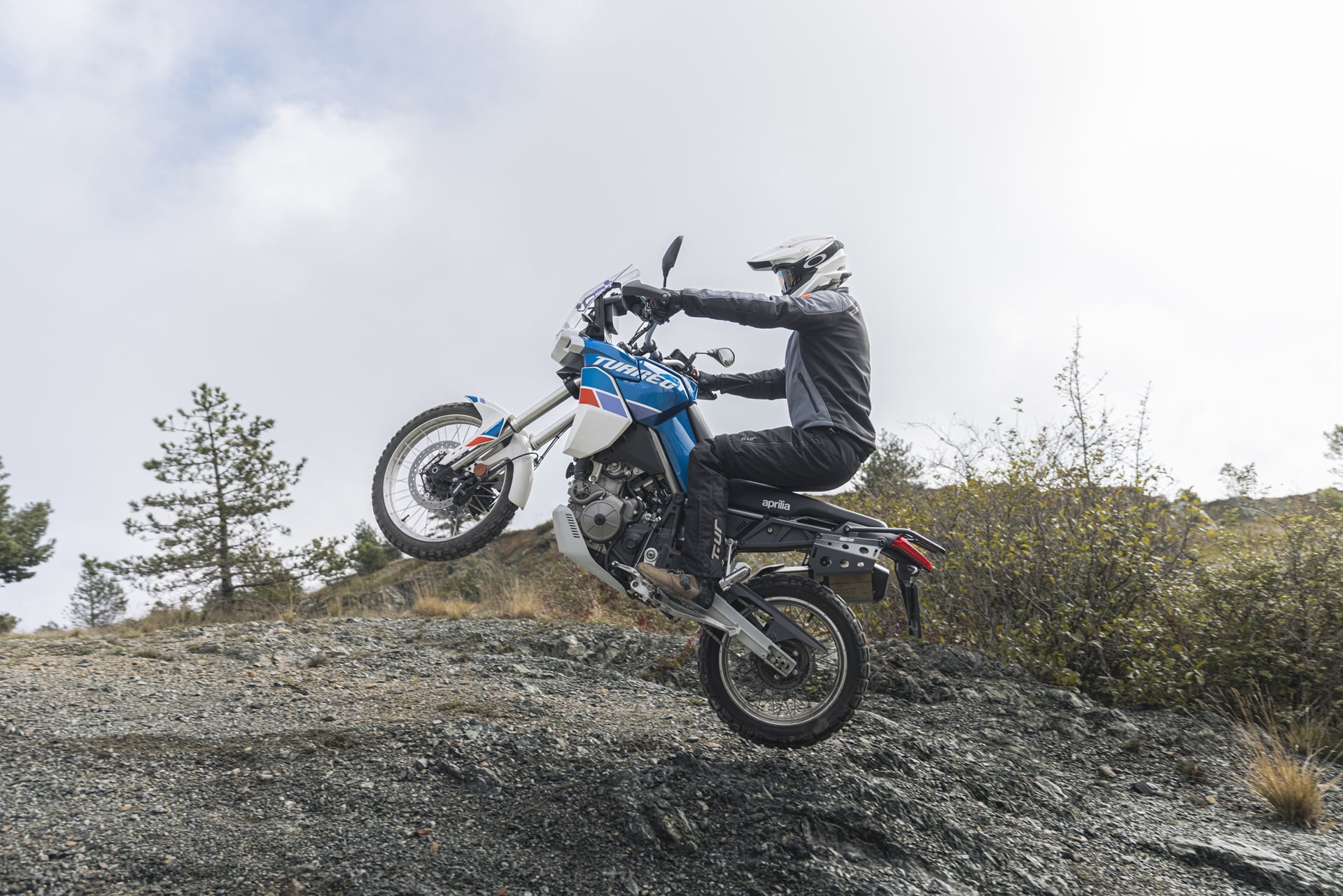 Podium Hydroscud, la nueva chaqueta impermeable de T.ur ideal para la práctica del Offroad