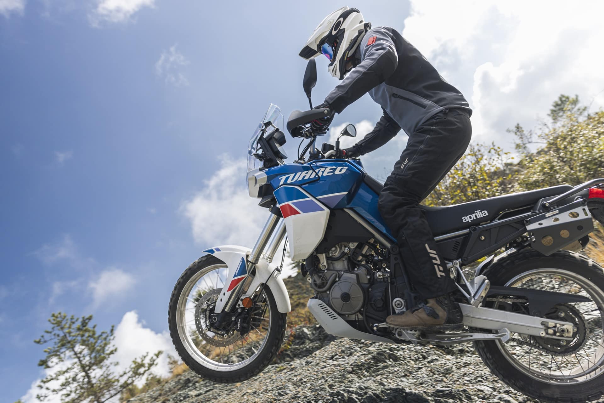 Podium Hydroscud, la nueva chaqueta impermeable de T.ur ideal para la práctica del Offroad