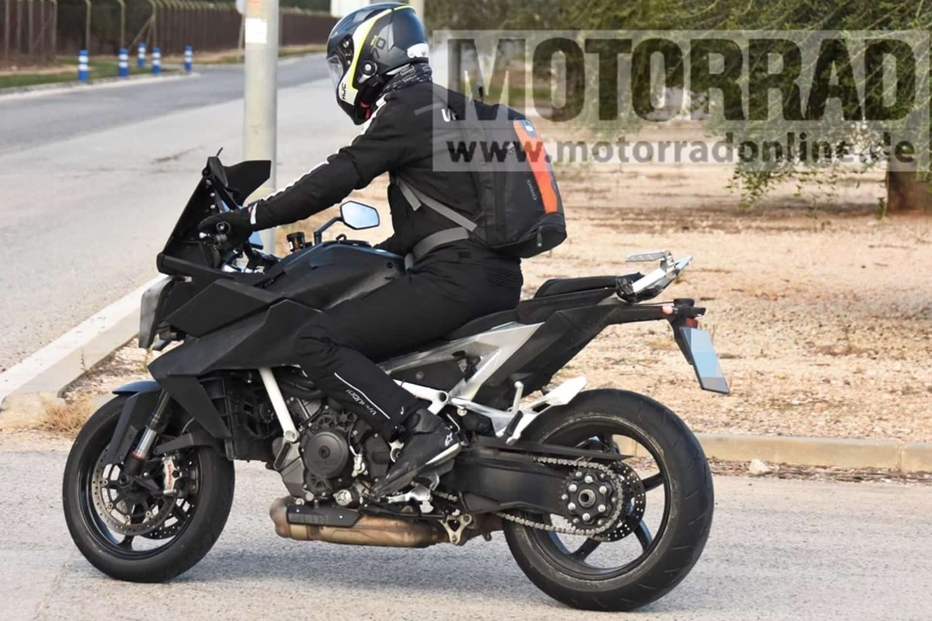 ¡Confirmado! La 1390 Super Duke GT 2025 está en camino