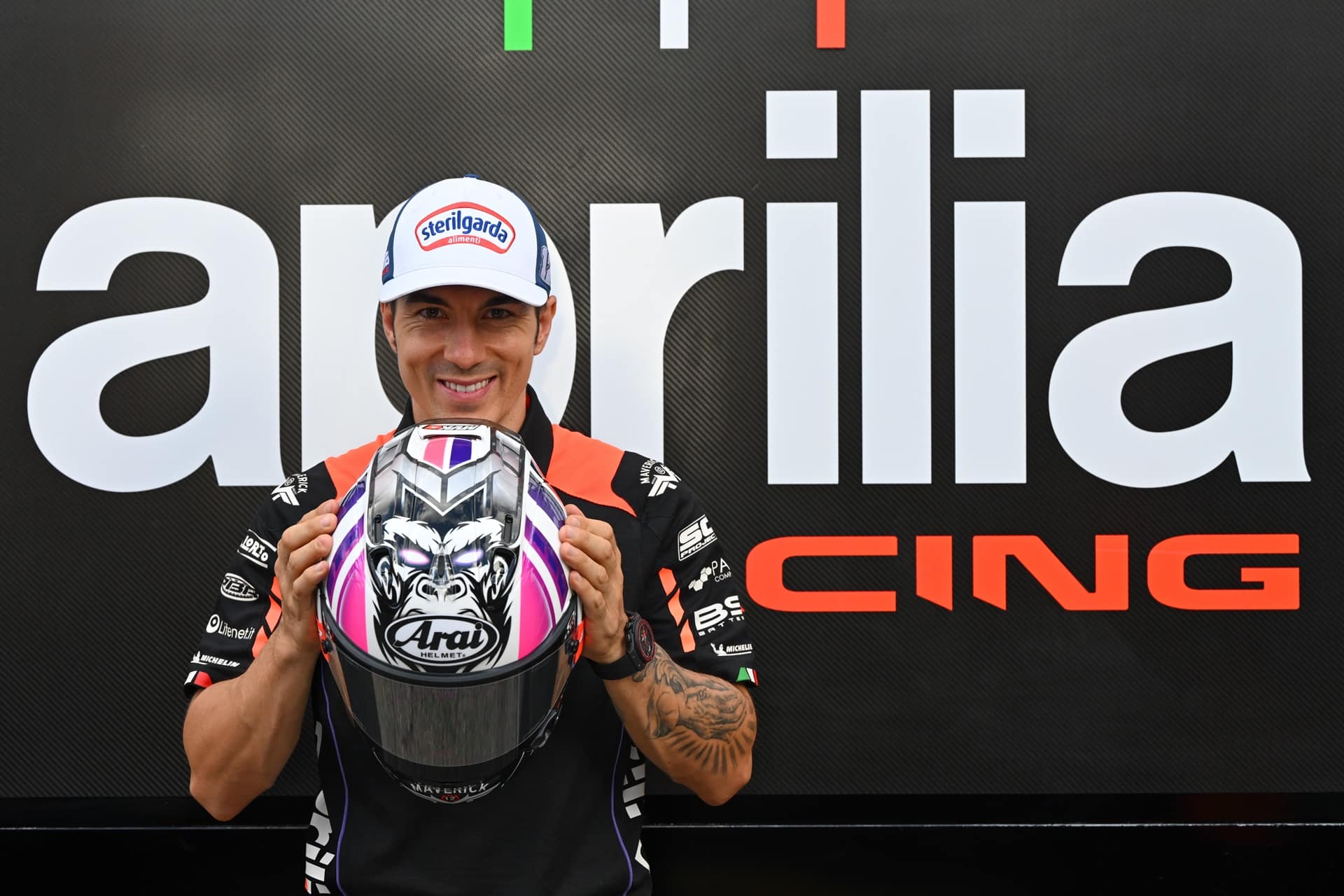 Maverick Viñales estrena un diseño muy especial en su casco en el GP Red Bull de San Marino